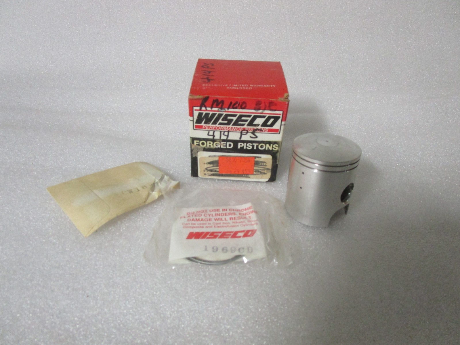 1977-78 Suzuki RM100 Wiseco Piston 50.00mm Standard 1977-78 Suzuki RM100 Wiseco Piston 50.00mm Standard
