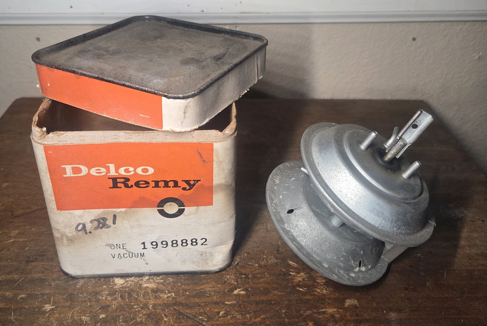NOS Delco Remy One Vacuum Part Number 1998882 NOS Delco Remy One Vacuum Part Number 1998882