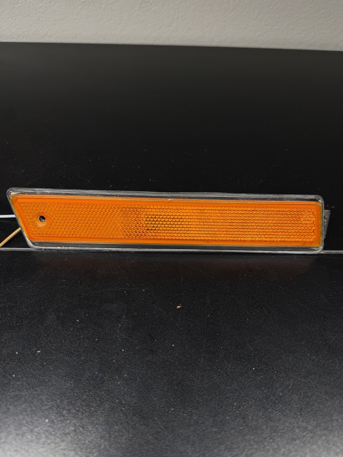 85-92 Genuine VW 176-945-072 Jetta Golf GTI RH (Driver) Marker Light OEM Shipped 85-92 Genuine VW 176-945-072 Jetta Golf GTI RH (Driver) Marker Light OEM Shipped