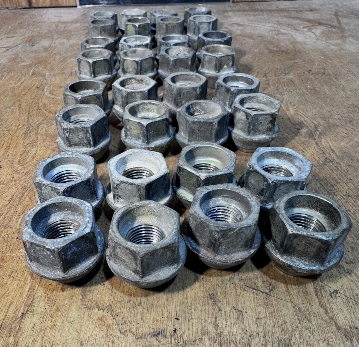 1994-2011 OEM Set Of 32 Dodge Ram 2500 3500 SRW Factory Lug Nuts (9/16-18) 1994-2011 OEM Set Of 32 Dodge Ram 2500 3500 SRW Factory Lug Nuts (9/16-18)