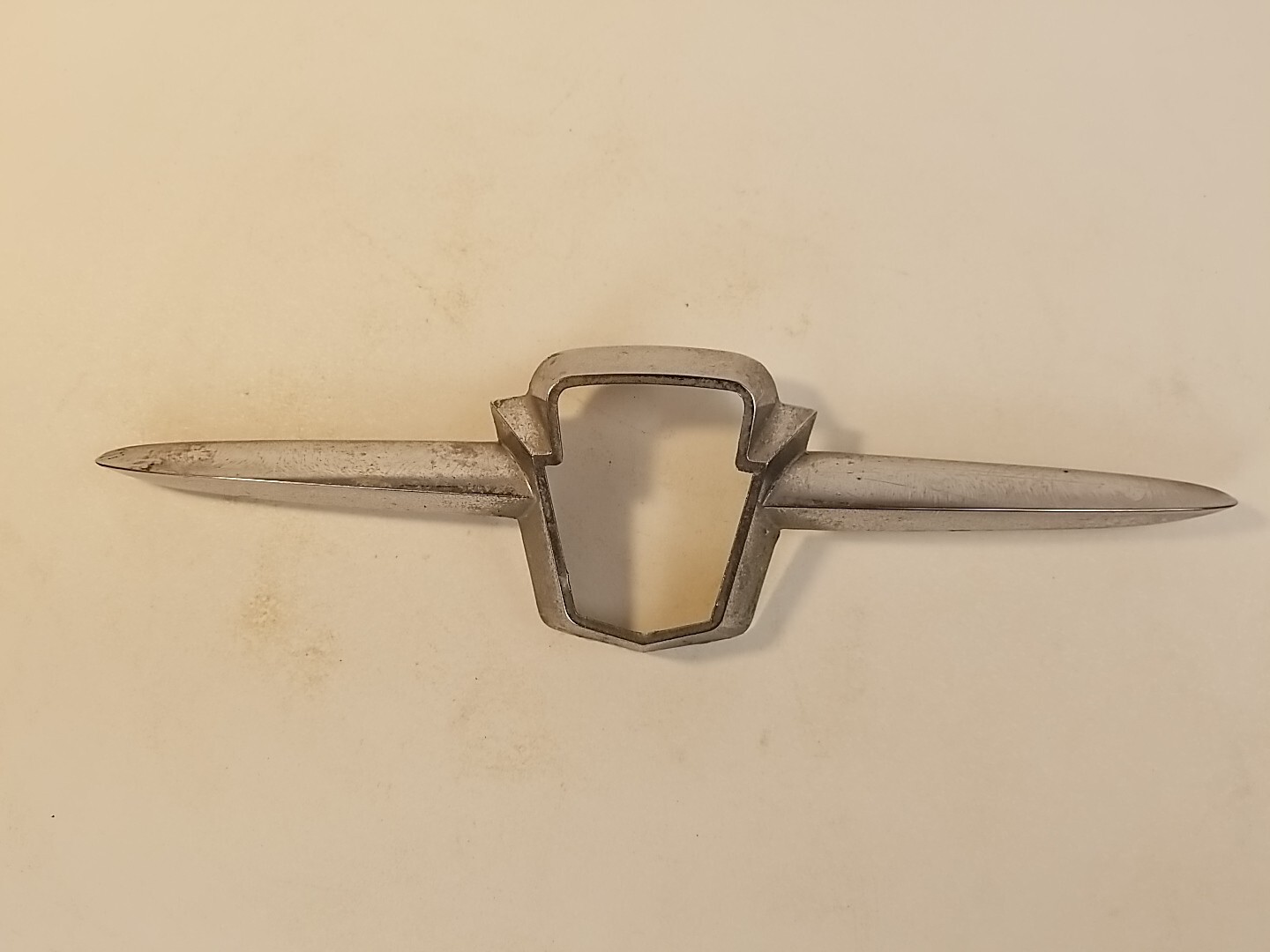 Vintage Ford Truck Logo Emblem Bezel CHROME Motors Fomoco 1960\'s BJ 7043525A