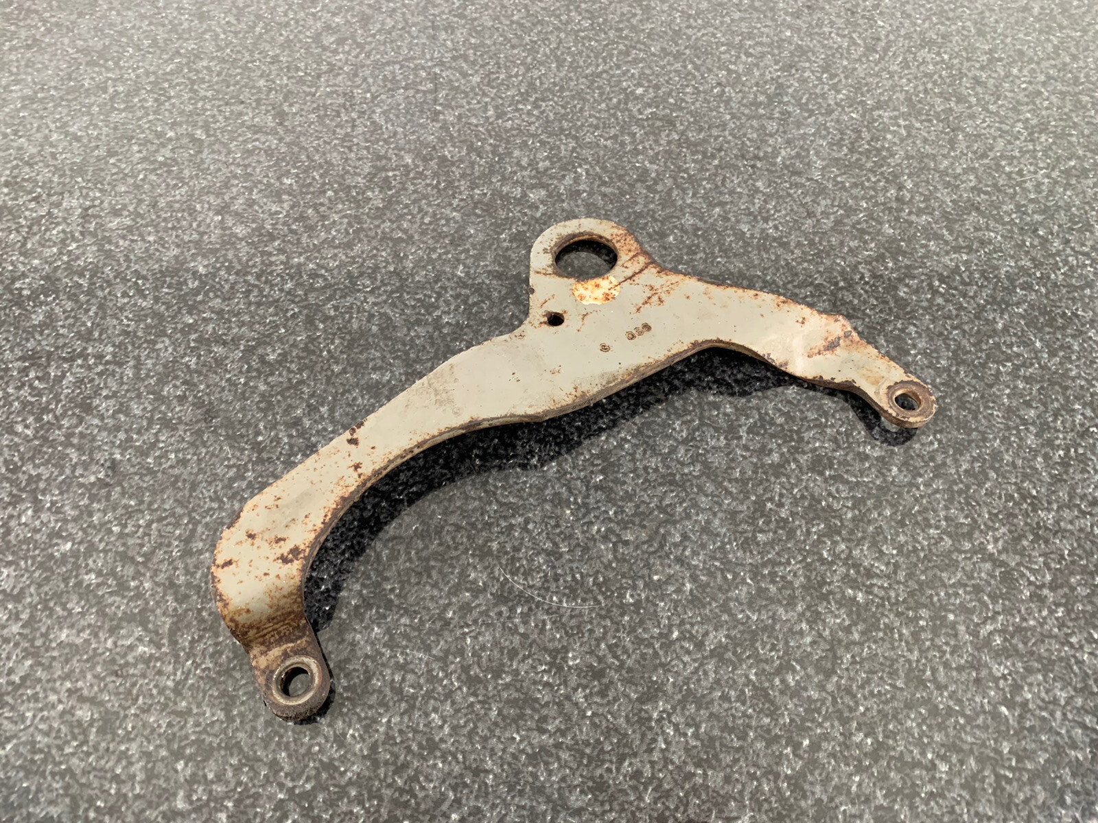 OEM 87-96 Ford F150 - 4.9L 300 cubic inch ENGINE LIFTING BRACKET HOIST LIFT HOOK