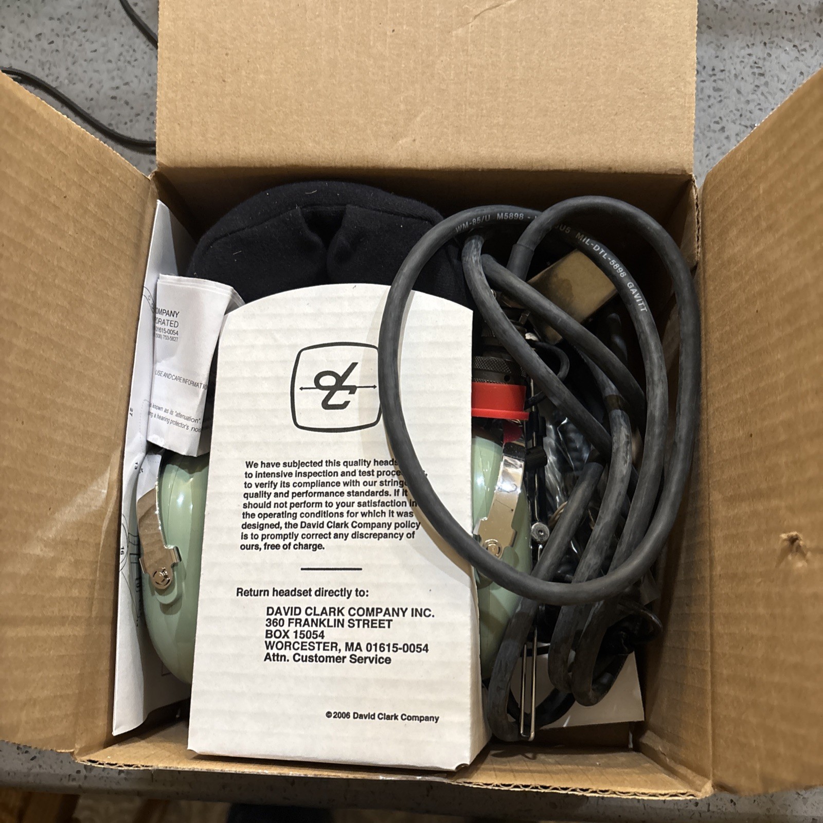 Nice Condition DAVID CLARK Aviation Headset #12510G-28 Never used still in box