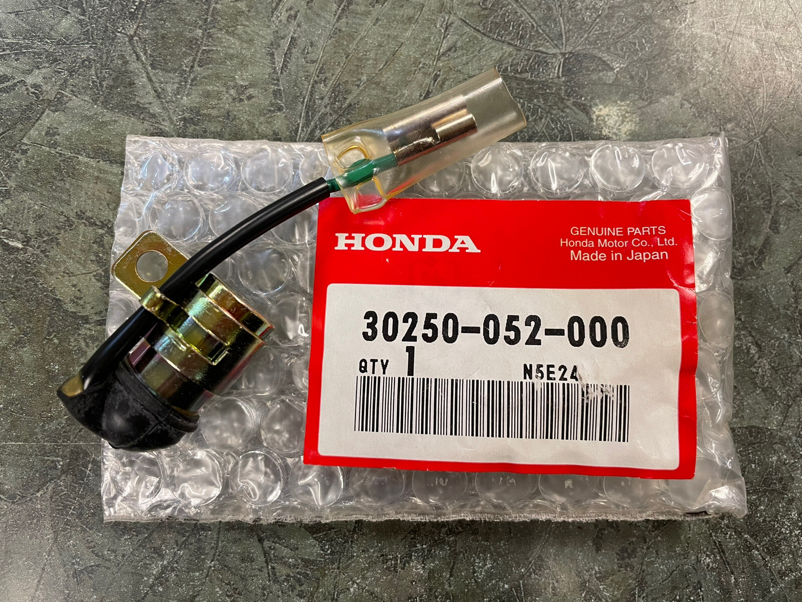 Genuine OEM Honda Condenser 1970-1978 ATC90 1969-1979 CT90 30250-052-000 Genuine OEM Honda Condenser 1970-1978 ATC90 1969-1979 CT90 30250-052-000
