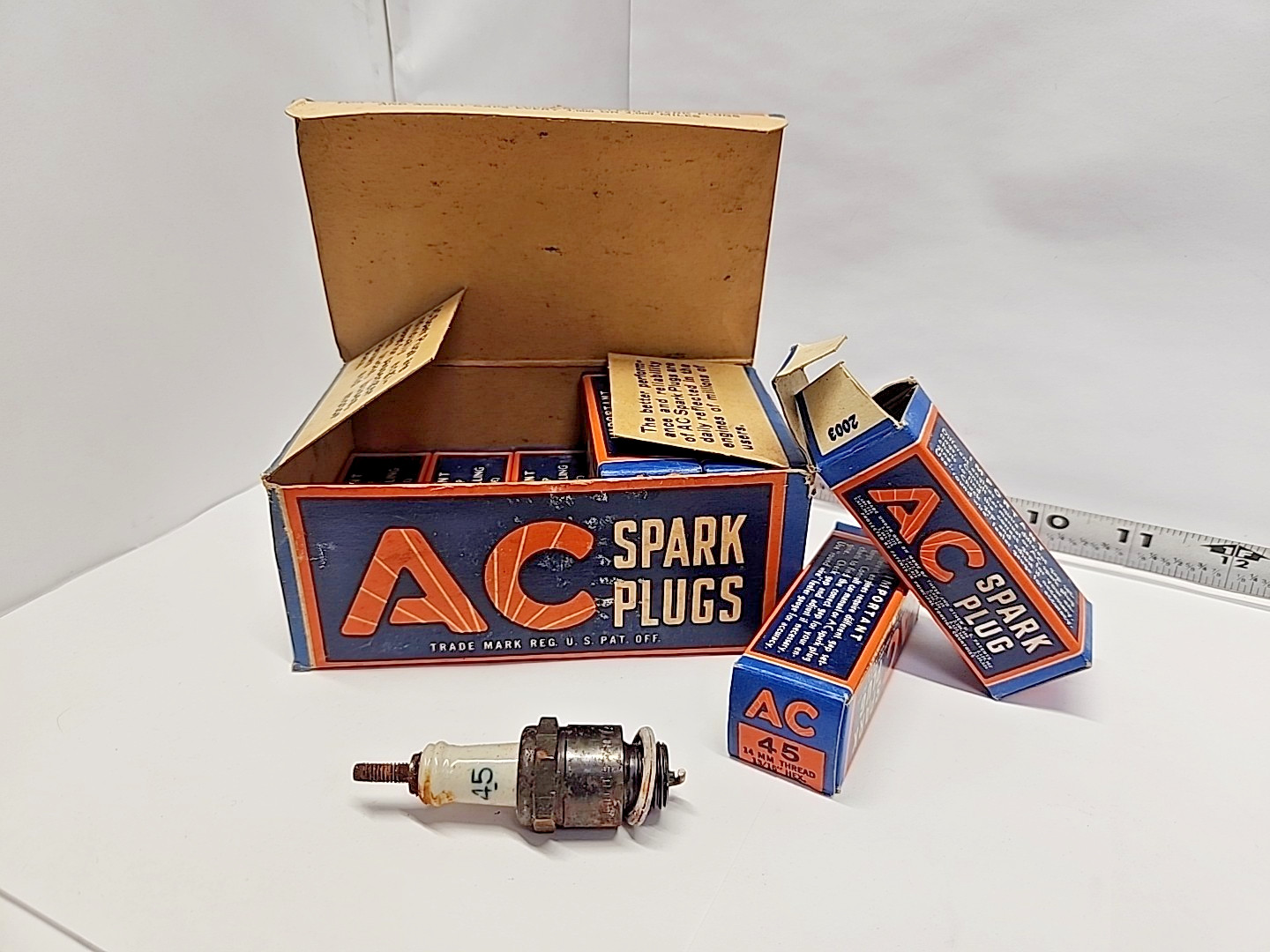 New Old Stock Pack of 9 Very Rare AC 45 Spark Plugs 1941 WWII Era (C-5)