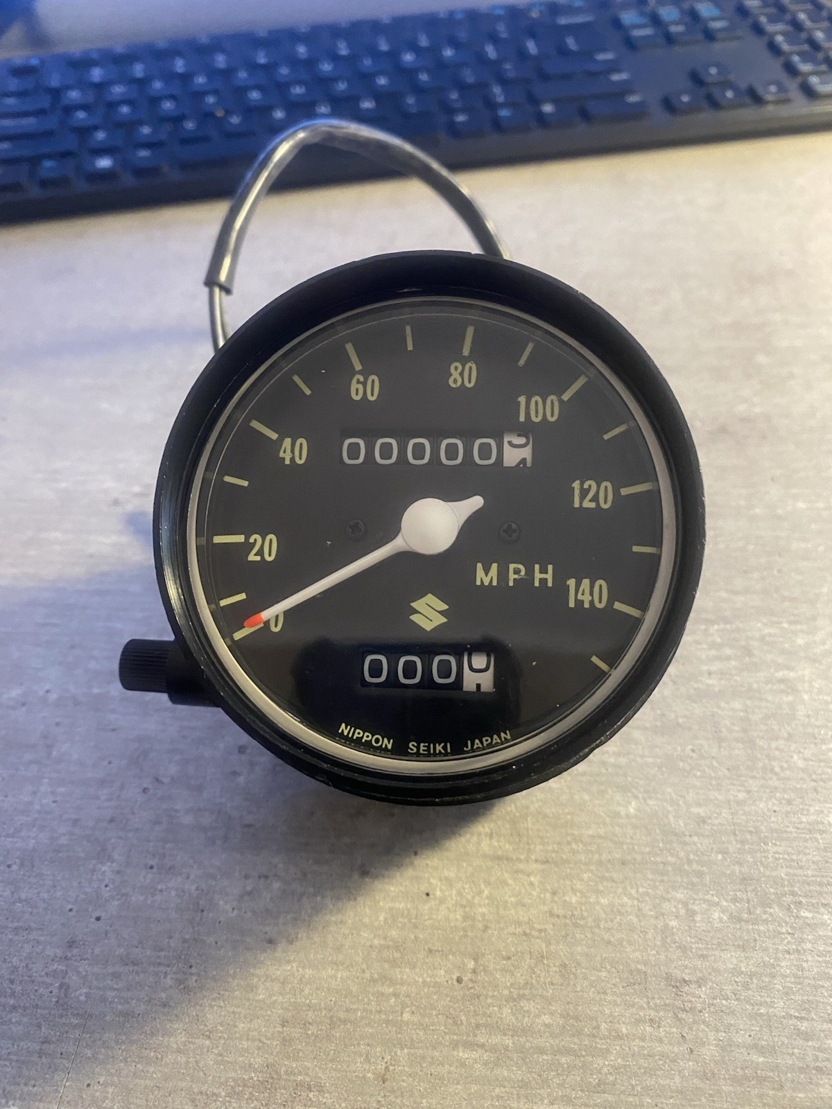 1972 1975 Suzuki T 500 Speedometer assembly 34100–15633 NOS 1972 1975 Suzuki T 500 Speedometer assembly 34100–15633 NOS