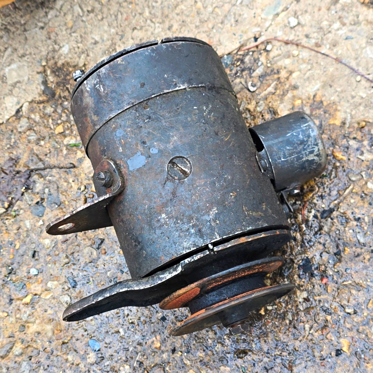 Ford T9 Flathead Generator Model 1940s-1950s Vintage Ford T9 Flathead Generator Model 1940s-1950s Vintage