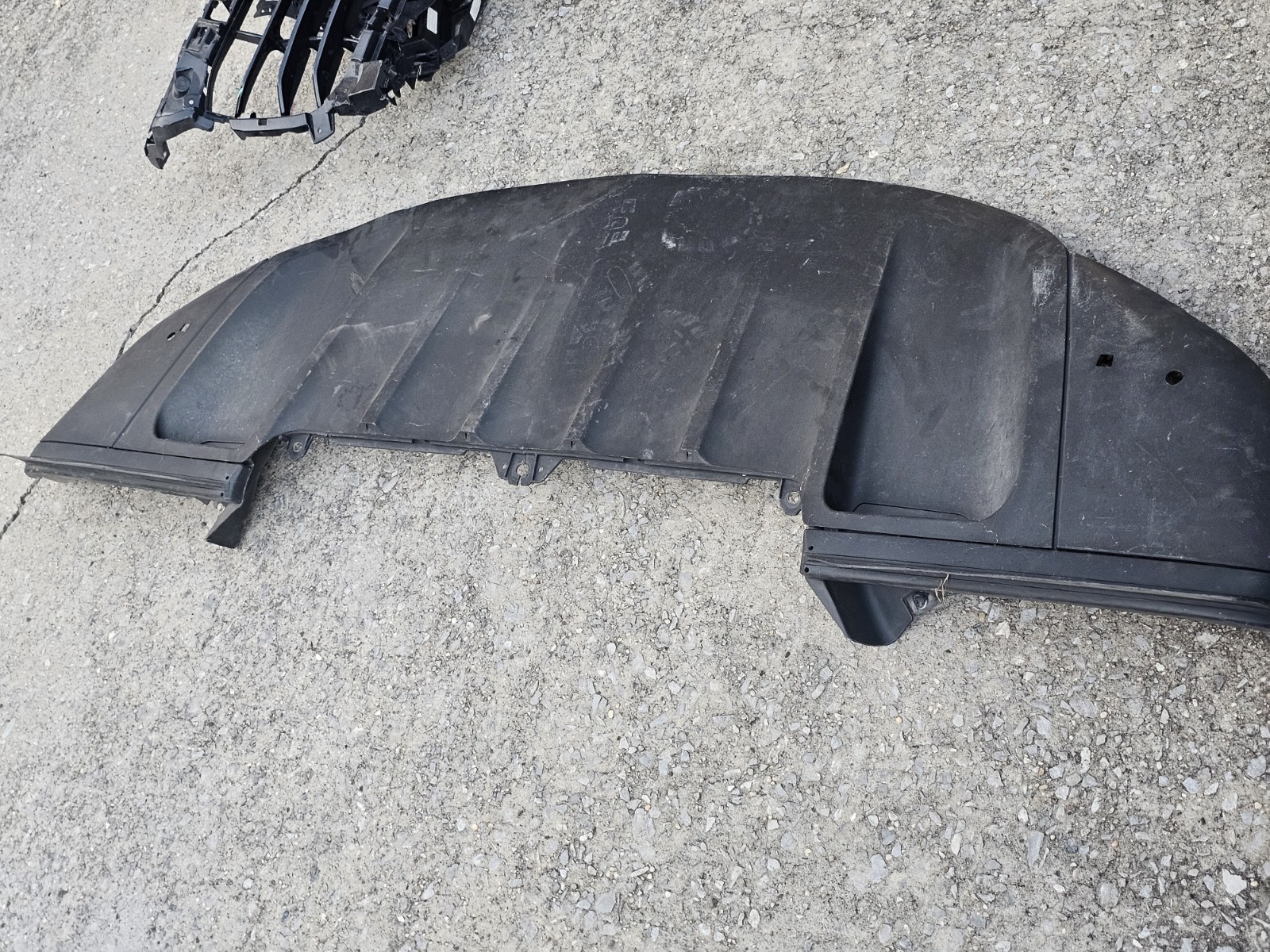 2015-2018 Porsche Cayenne Turbo Lower Valence Front Bumper Skid Plate 805 701