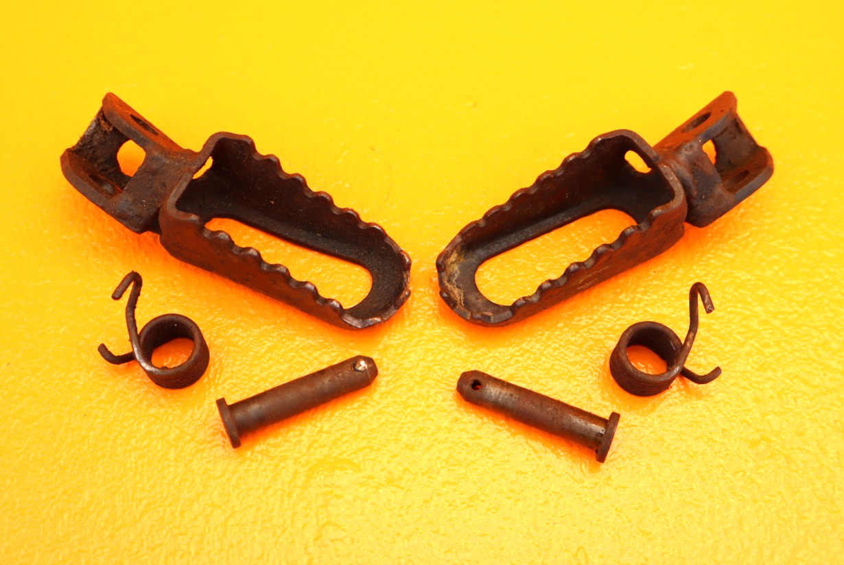1984 - 1988 Kawasaki KX60 KX80 KDX80 Left Right Foot Peg Set Hardware