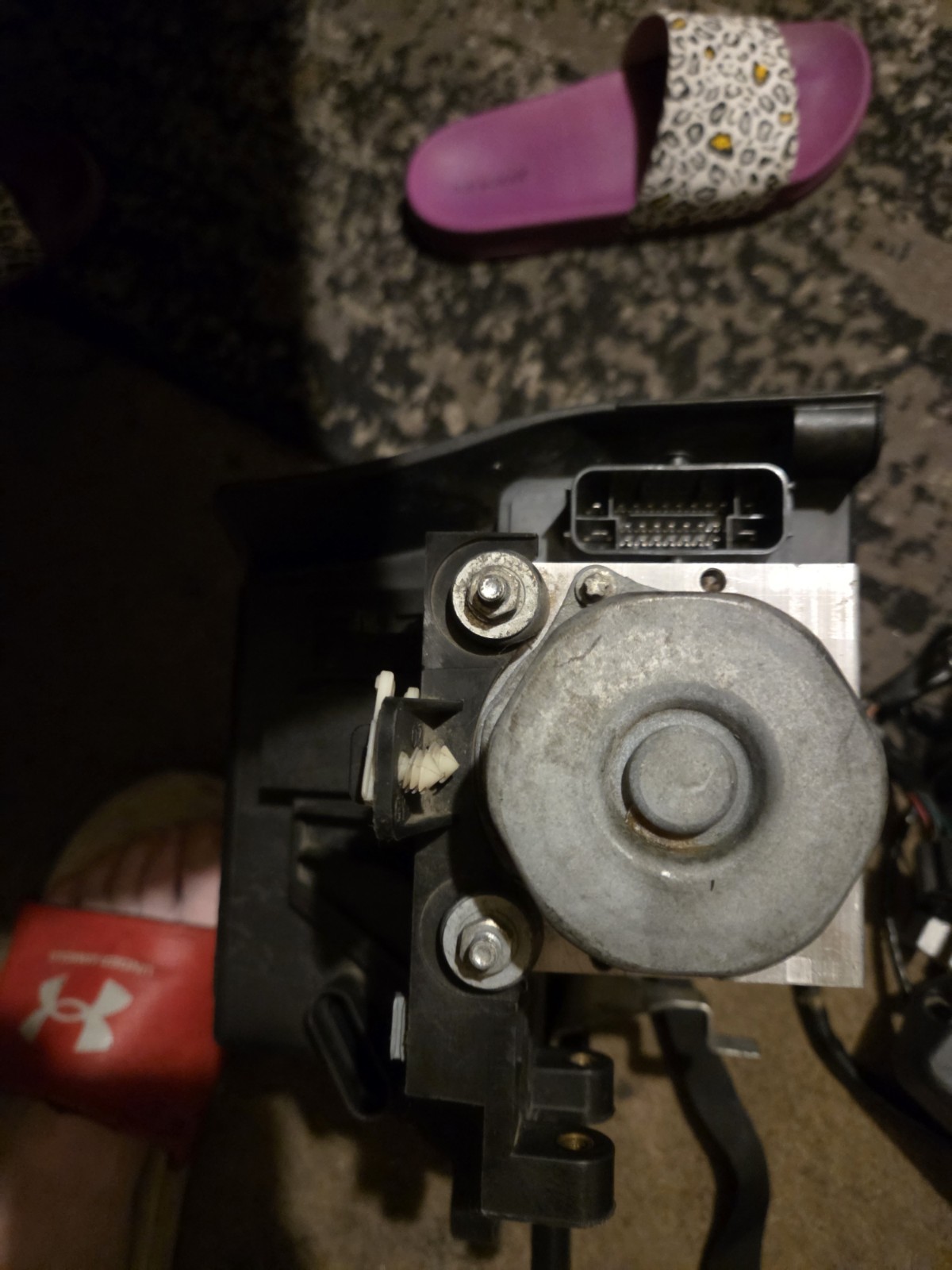 OEM Harley Touring ABS Brake Pump Module & Coil Bracket 2014-2018 41100010A