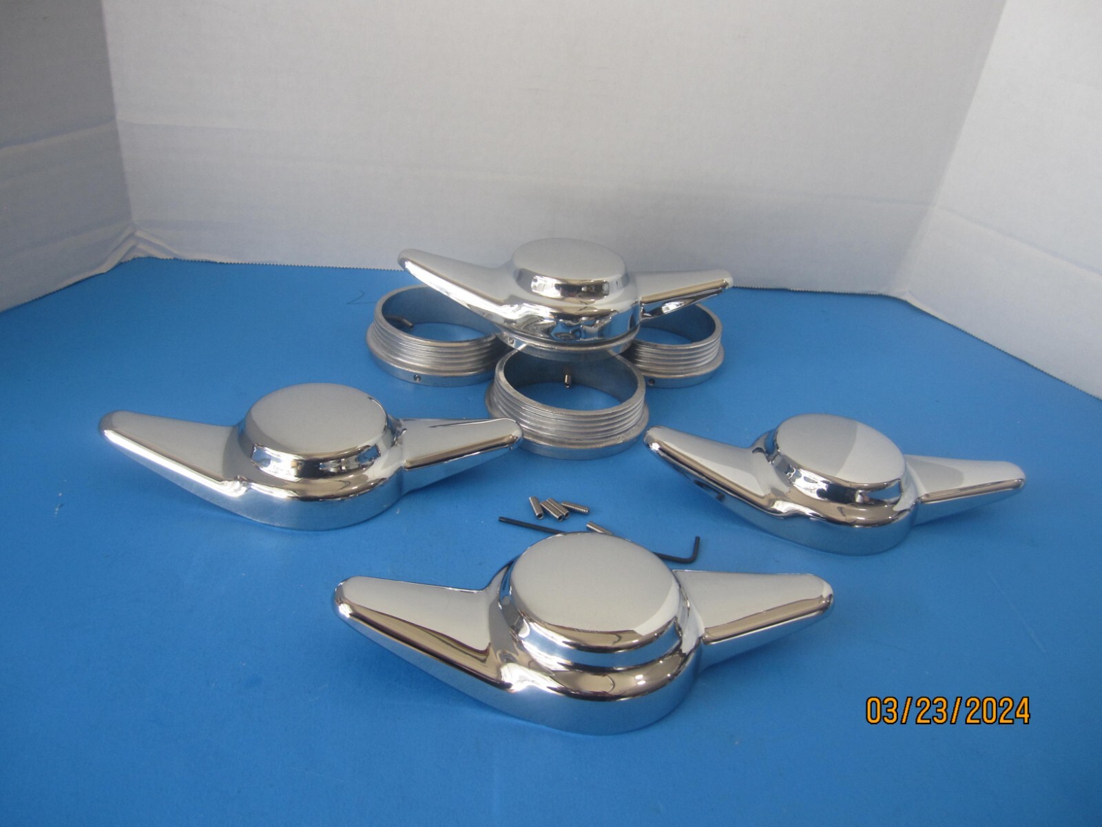 4 TRUE SPOKE  CENTER CAPS 2 BAR DOME SPINNERS  WIRE  WHEELS