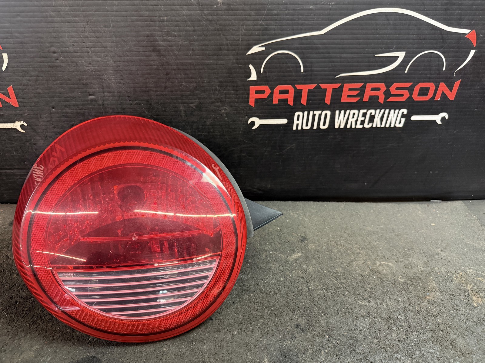02-05 Ford Thunderbird Driver Left Brake Stop Tail Light Lamp 02-05 Ford Thunderbird Driver Left Brake Stop Tail Light Lamp
