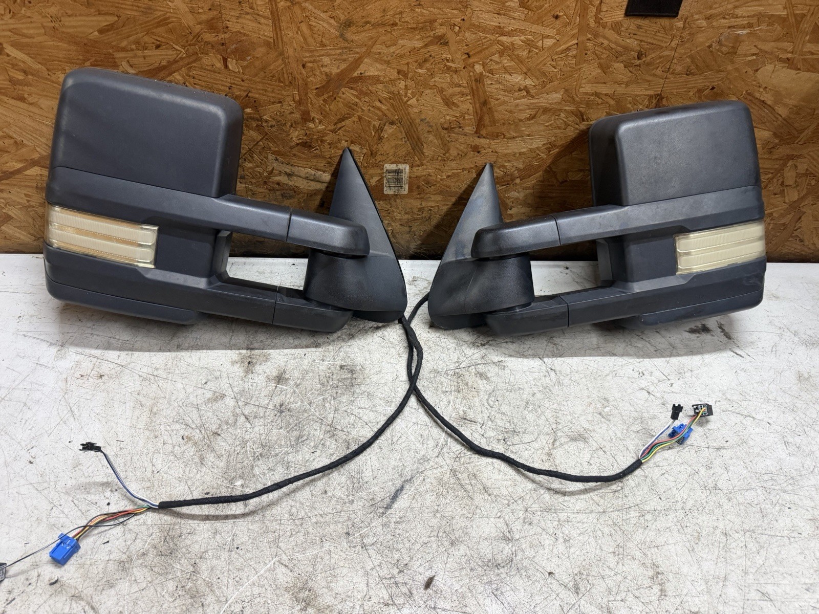 99-06 Chevrolet GMC Sierra Silverado LH RH Tow Door Mirror OEM Set Power 99-06 Chevrolet GMC Sierra Silverado LH RH Tow Door Mirror OEM Set Power