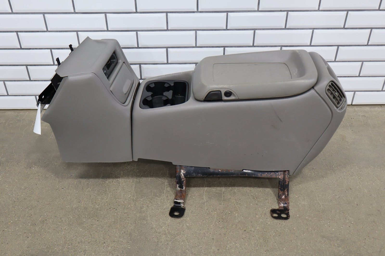 99-02 Chevy GMC Silverado Sierra Center Console Assembly Medium Gray 922