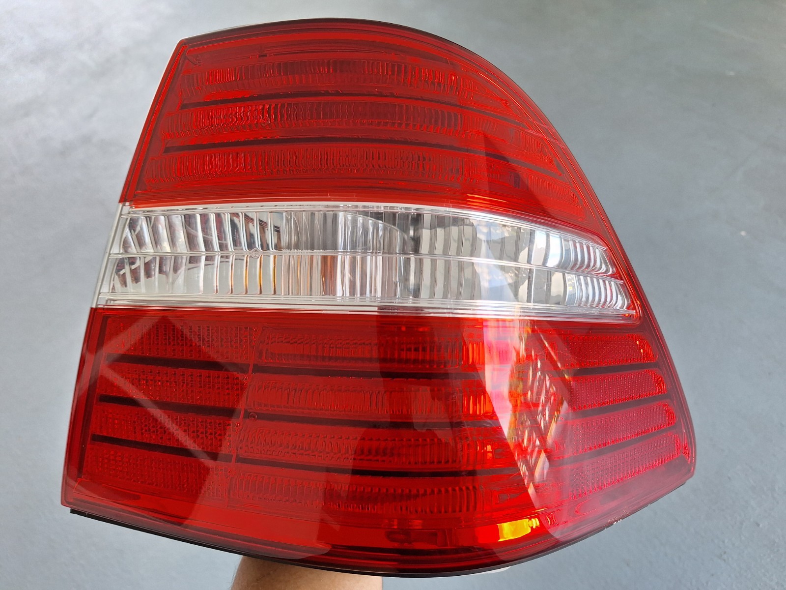 04 LEXUS LS430 Tail Light Right Passenger Outer Lamp Quarter Panel LS 430 05 06 04 LEXUS LS430 Tail Light Right Passenger Outer Lamp Quarter Panel LS 430 05 06
