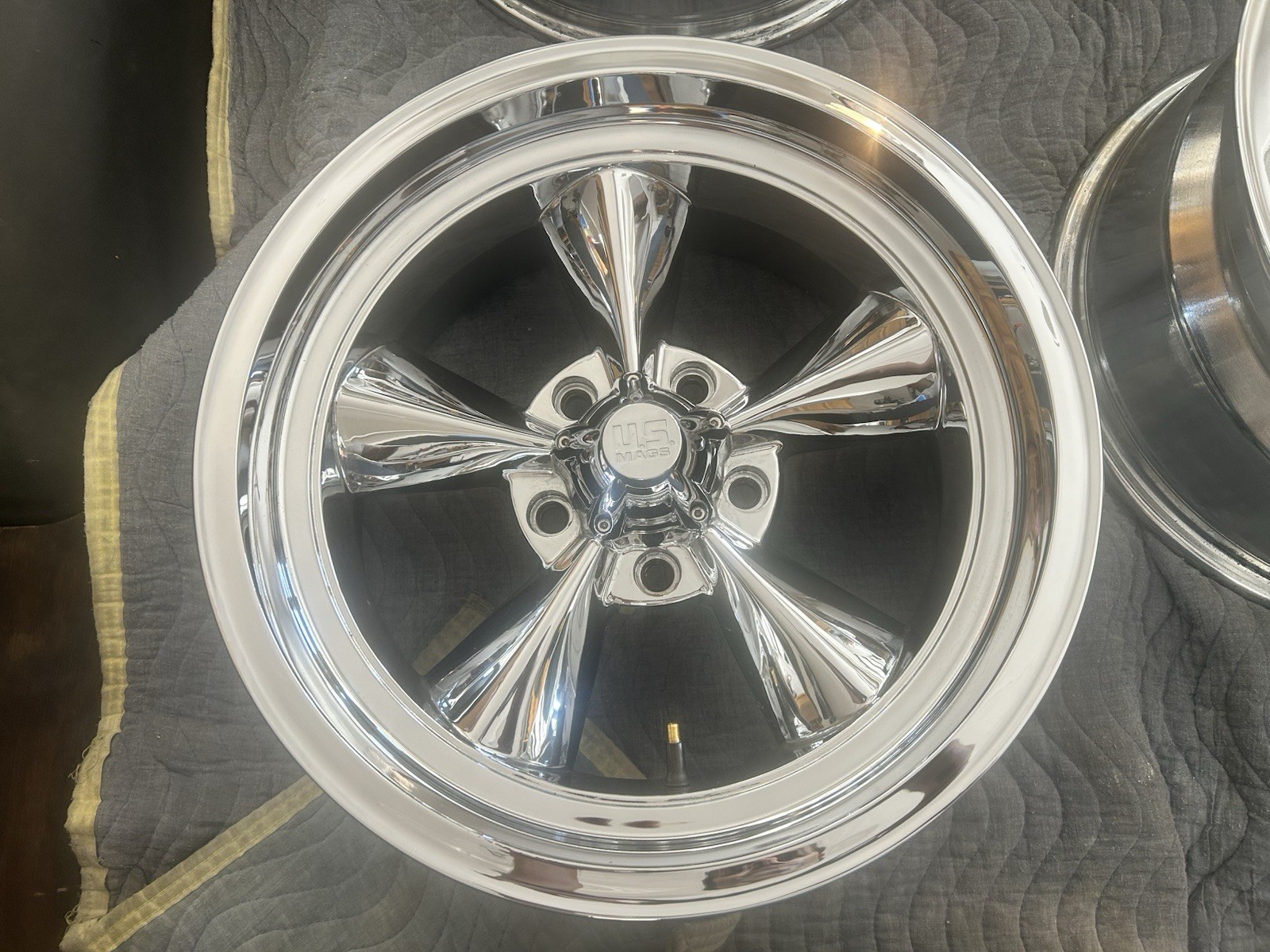 17” Staggered US Mags Chrome Polished wheels. Set of4 17” Staggered US Mags Chrome Polished wheels. Set of4