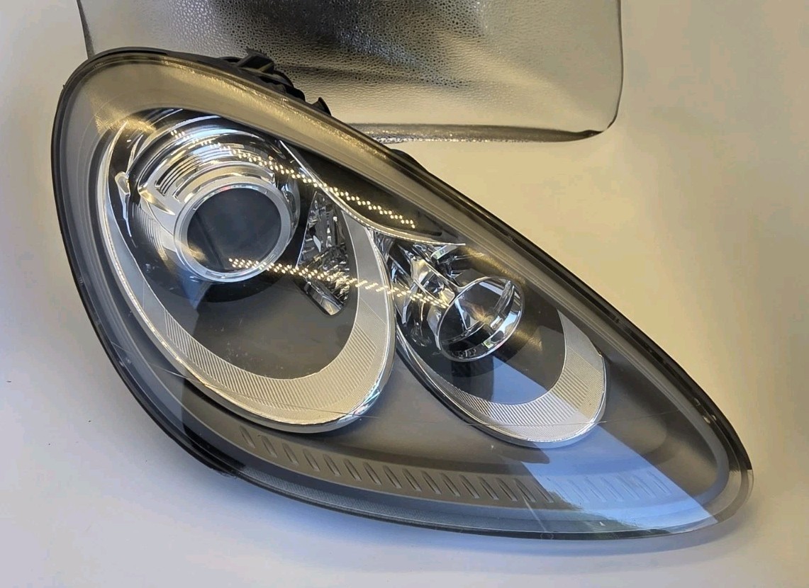 2011-2014 PORSCHE CAYENNE PASSENGER HEADLIGHT RIGHT XENON  7P5941032BC GENUINE
