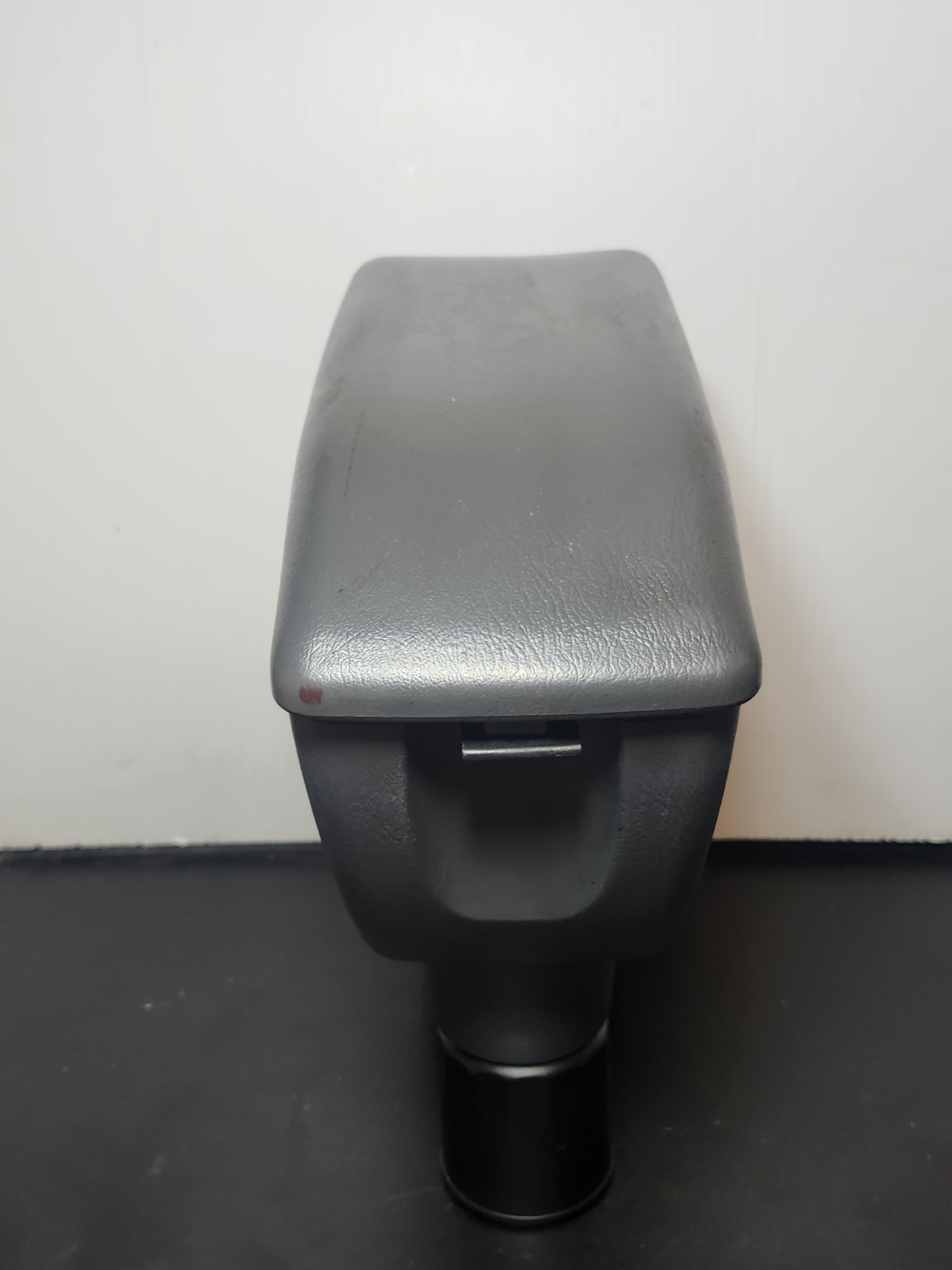 1996 - 2000 Toyota RAV4 OEM Center Console Armrest Box OEM  1997 1998 1999 97 98