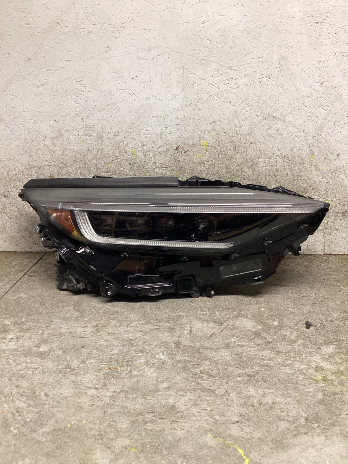 2023-2025 SUBARU SOLTERRA RIGHT RH PASSENGER SIDE HEADLIGHT OEM 8114542D50 2023-2025 SUBARU SOLTERRA RIGHT RH PASSENGER SIDE HEADLIGHT OEM 8114542D50