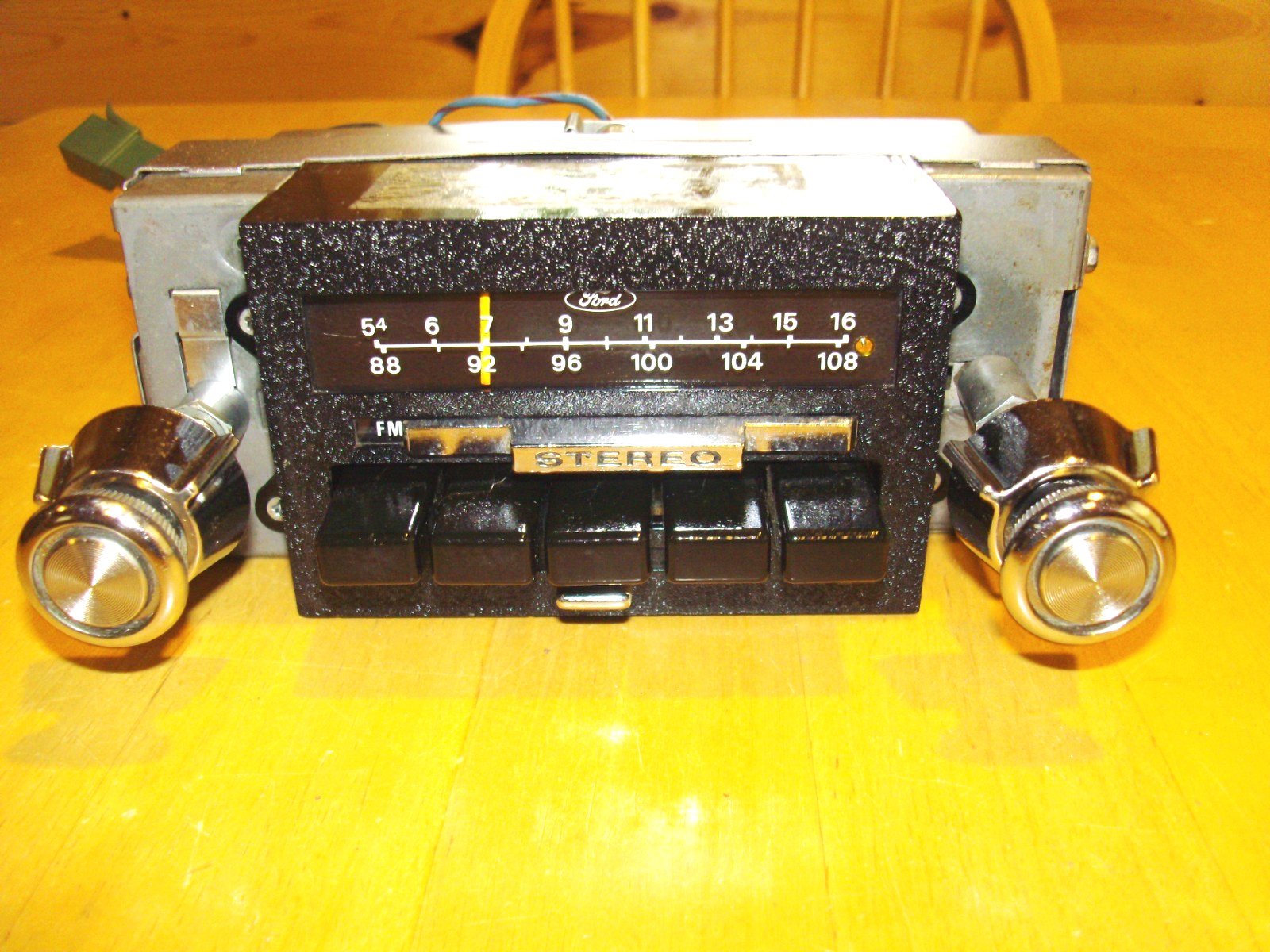 73 74 75 76 77 78 79  FORD RADIO AM FM STEREO  TRUCK     W0RKING