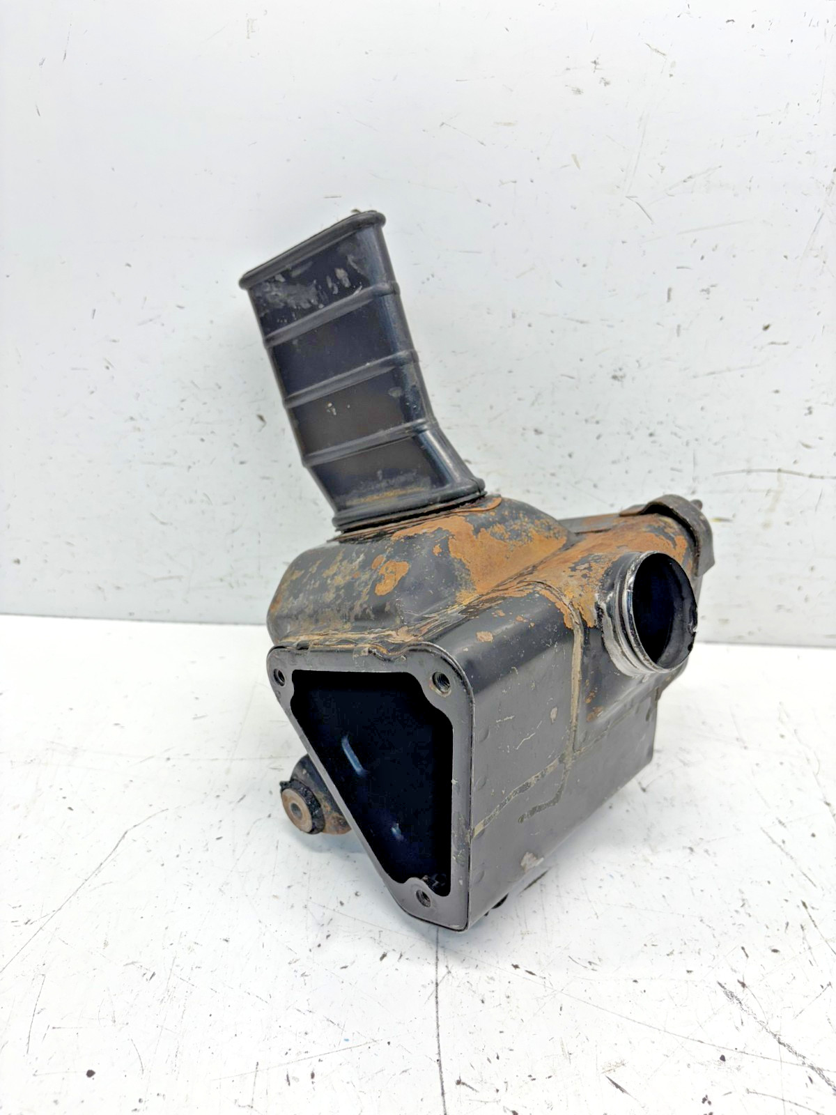 Yamaha DT100 DT175 Air Box / Air Filter Housing / 437-1441-01-00 (1974-75)