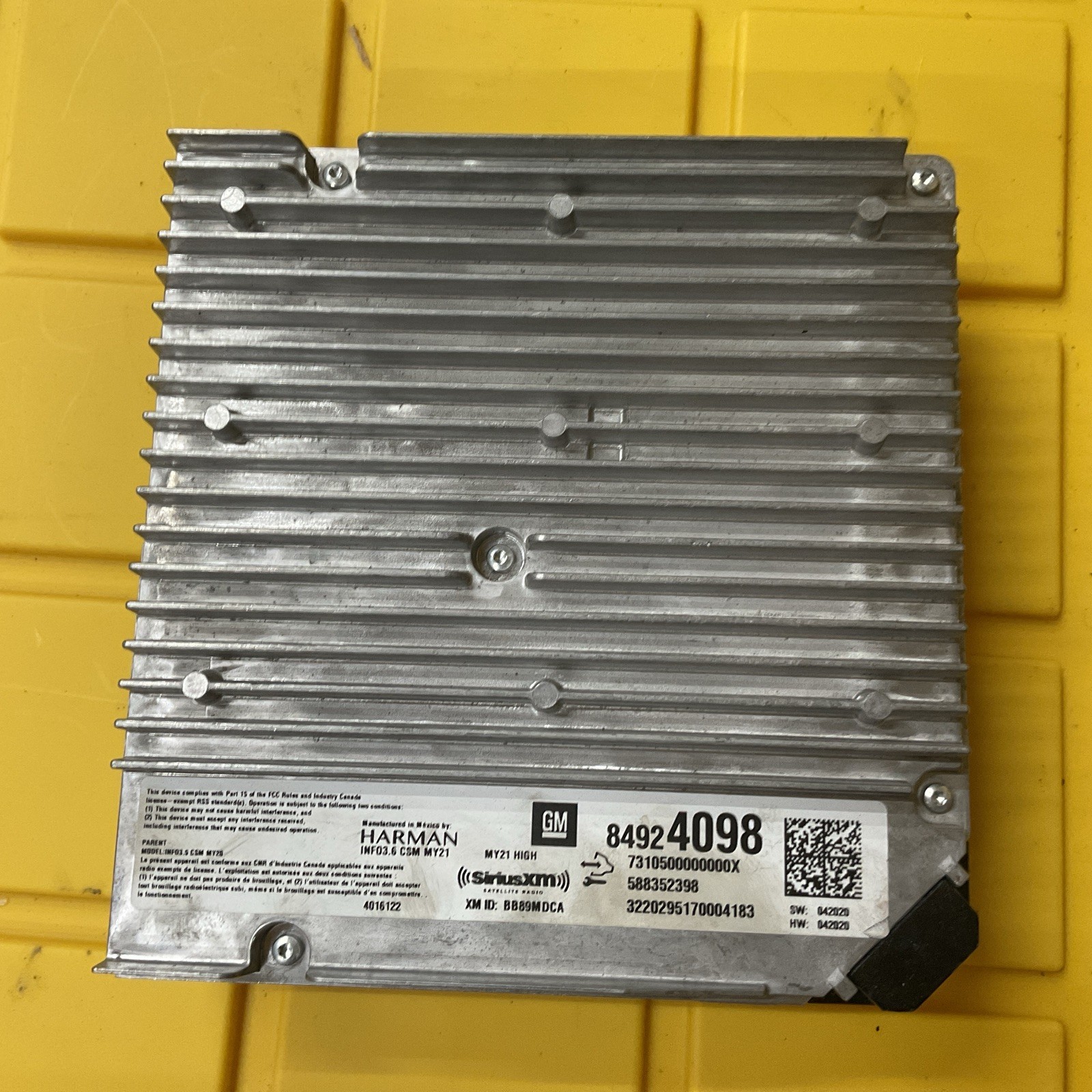 2019-2023 GM INFOTAINMENT RADIO RECEIVER MODULE 84924098 2019-2023 GM INFOTAINMENT RADIO RECEIVER MODULE 84924098
