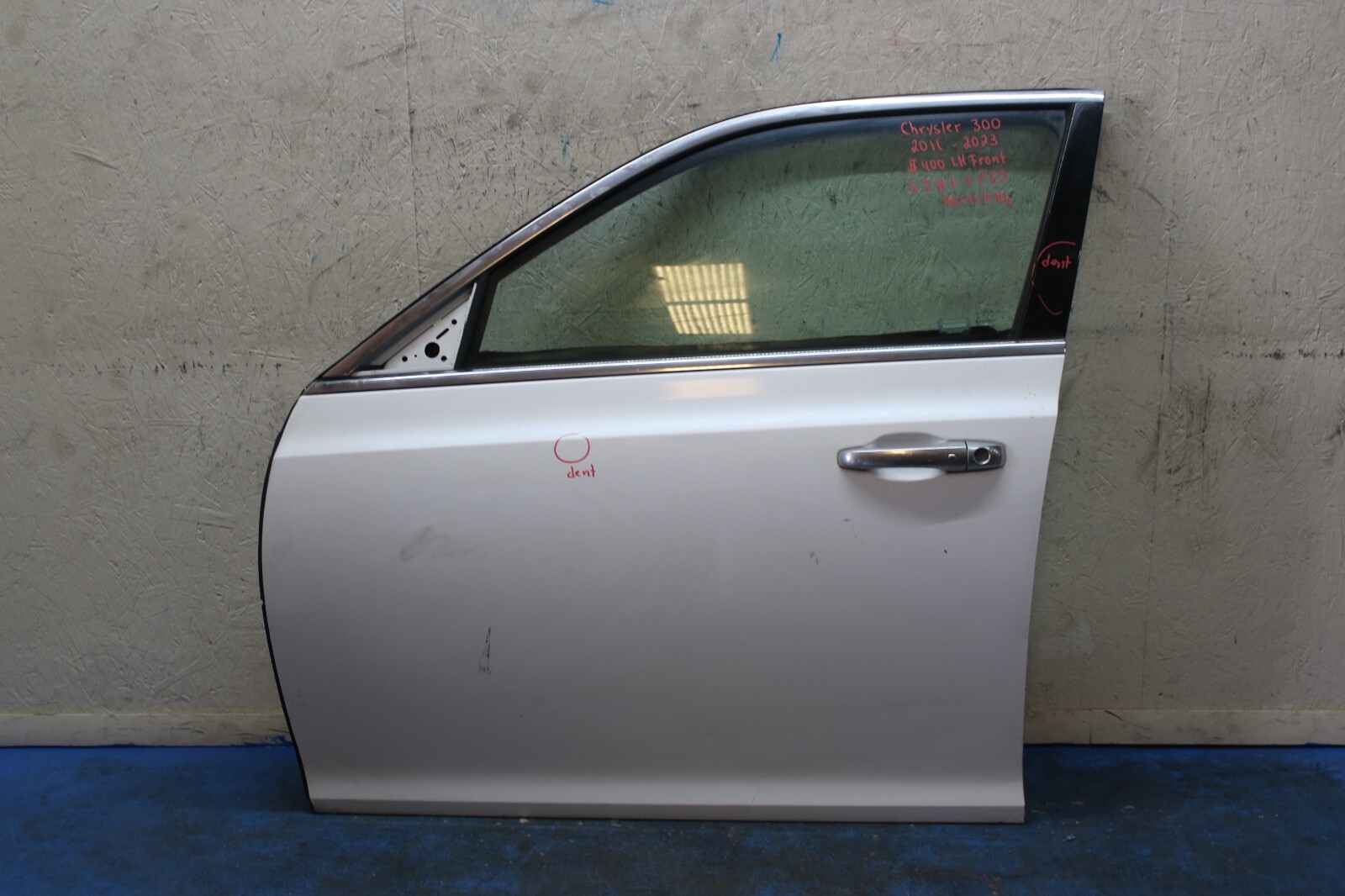 2011 2023 CHRYSLER 300 LEFT SIDE FRONT DOOR 2011 2023 CHRYSLER 300 LEFT SIDE FRONT DOOR