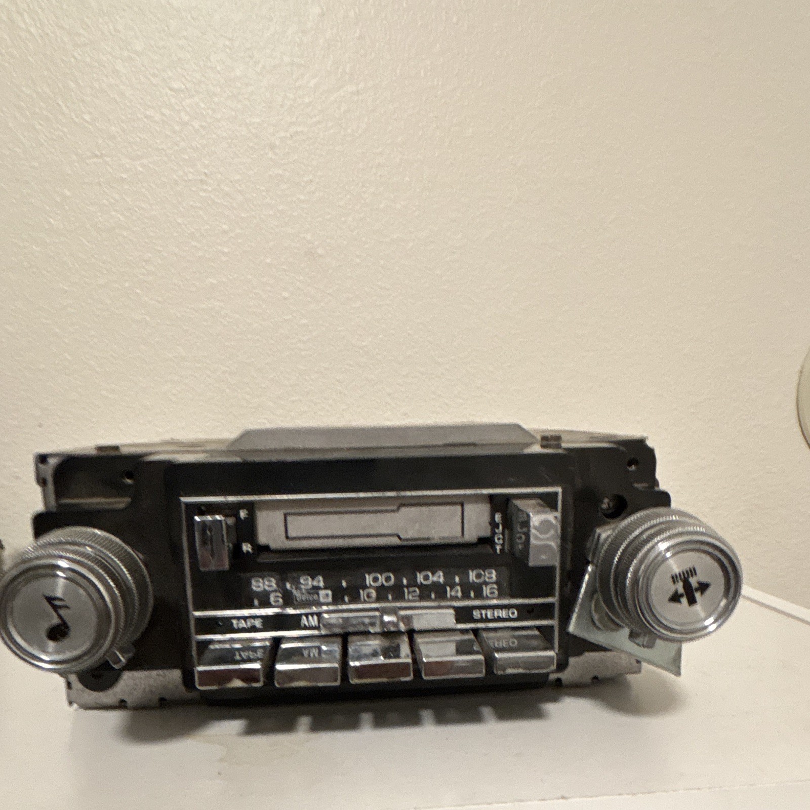 OEM Chevy GMC Squarebody Factory Radio – C10 C20 K10 K20 – Vintage GM OEM Chevy GMC Squarebody Factory Radio – C10 C20 K10 K20 – Vintage GM