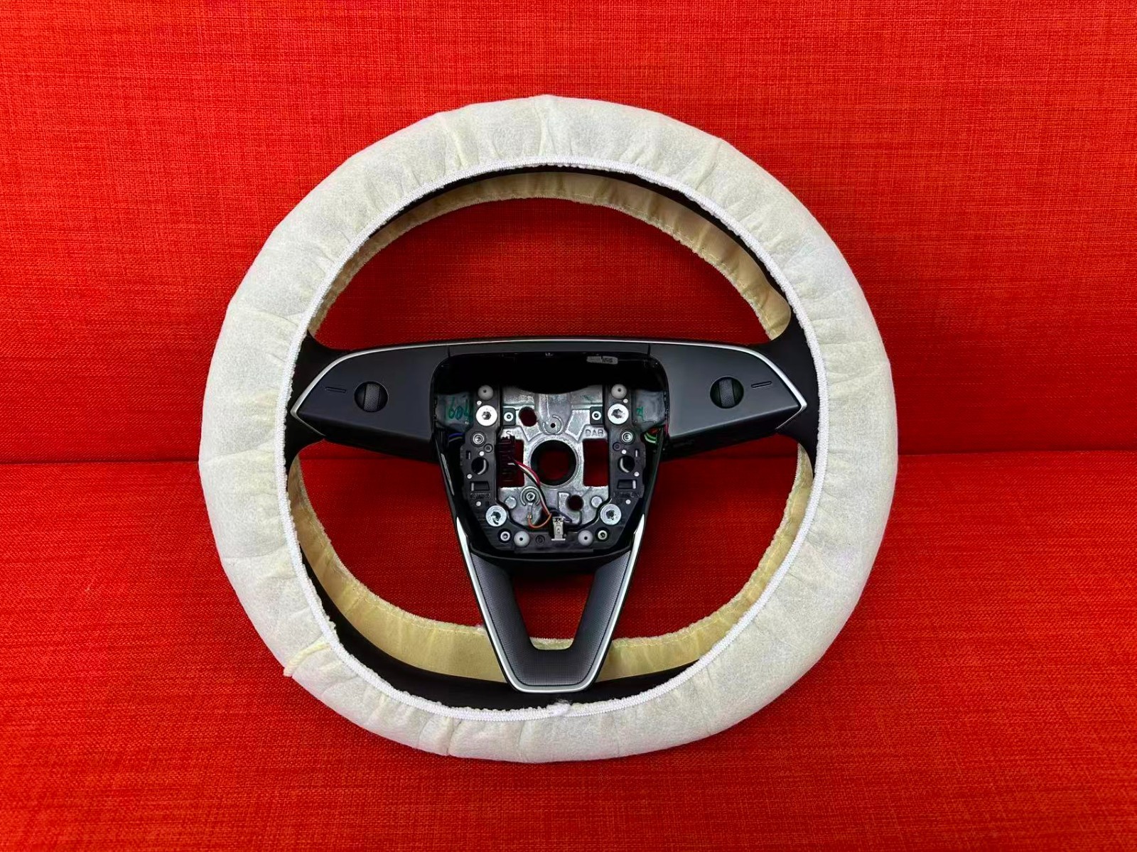 OEM TESLA 2024~2026 STEERING WHEEL - PUR LEATHER 1735339-00-G OEM TESLA 2024~2026 STEERING WHEEL - PUR LEATHER 1735339-00-G