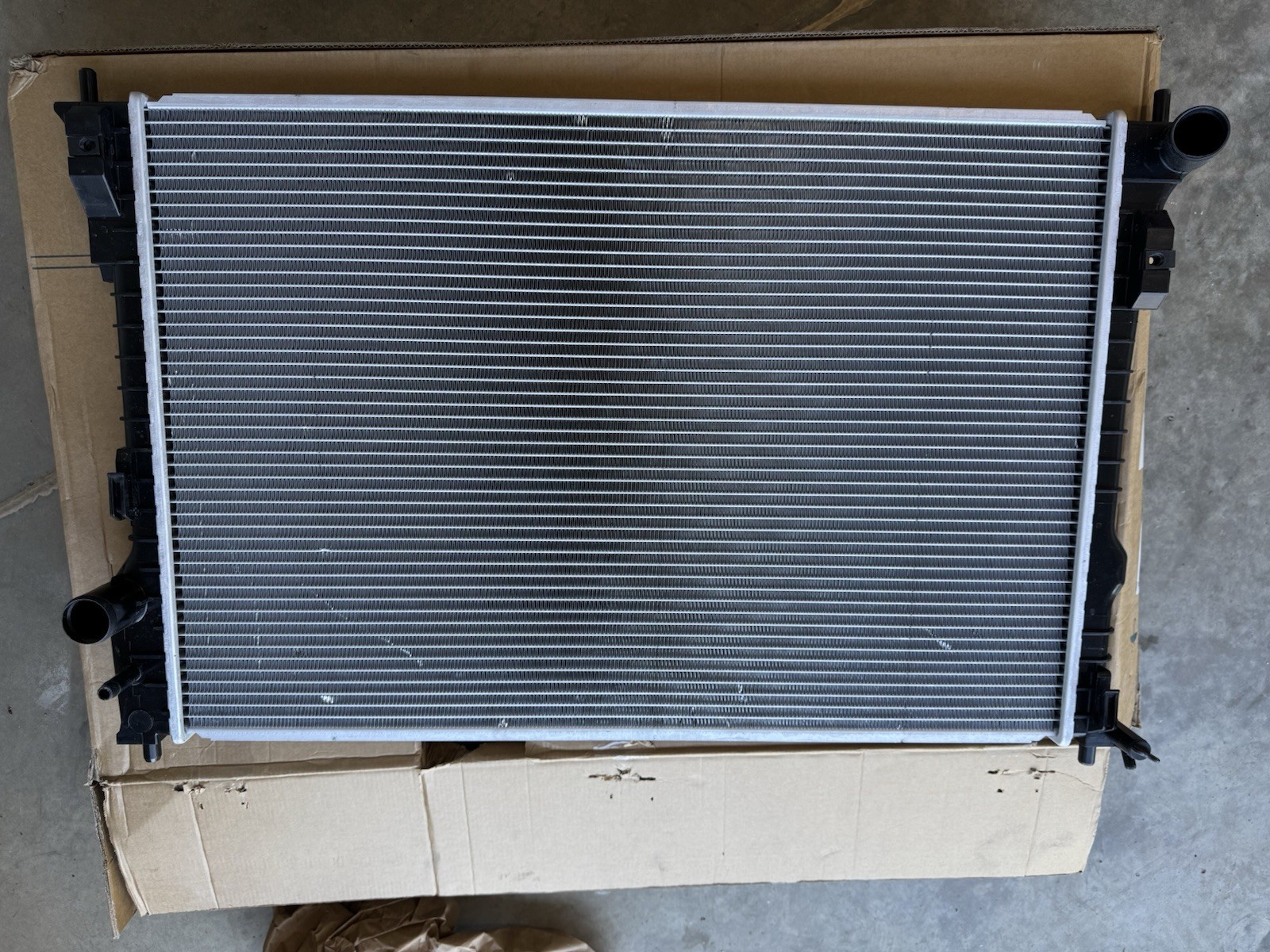 *NEW*12-15 EXPLORER-6CY/3.5L] [13-19 FLEX/MKT-6CY/3.5L/3.7LJ RADIATOR