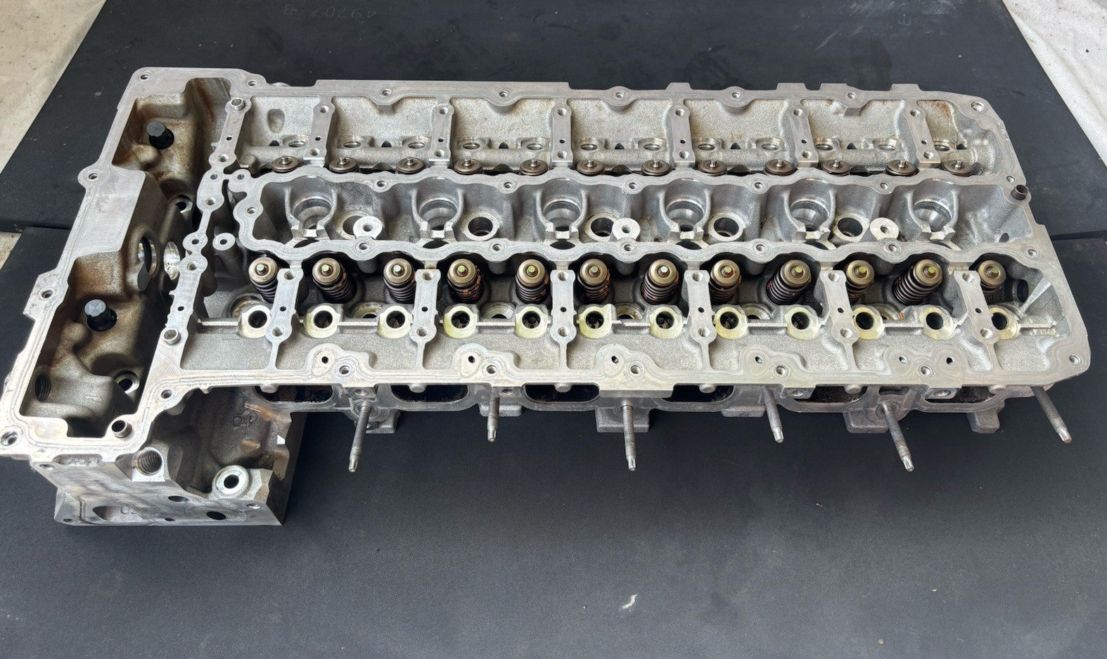 N54 Cylinder Head BMW E82 E90 E92 135i 335i 335xi N54 Engine OEM N54 Cylinder Head BMW E82 E90 E92 135i 335i 335xi N54 Engine OEM