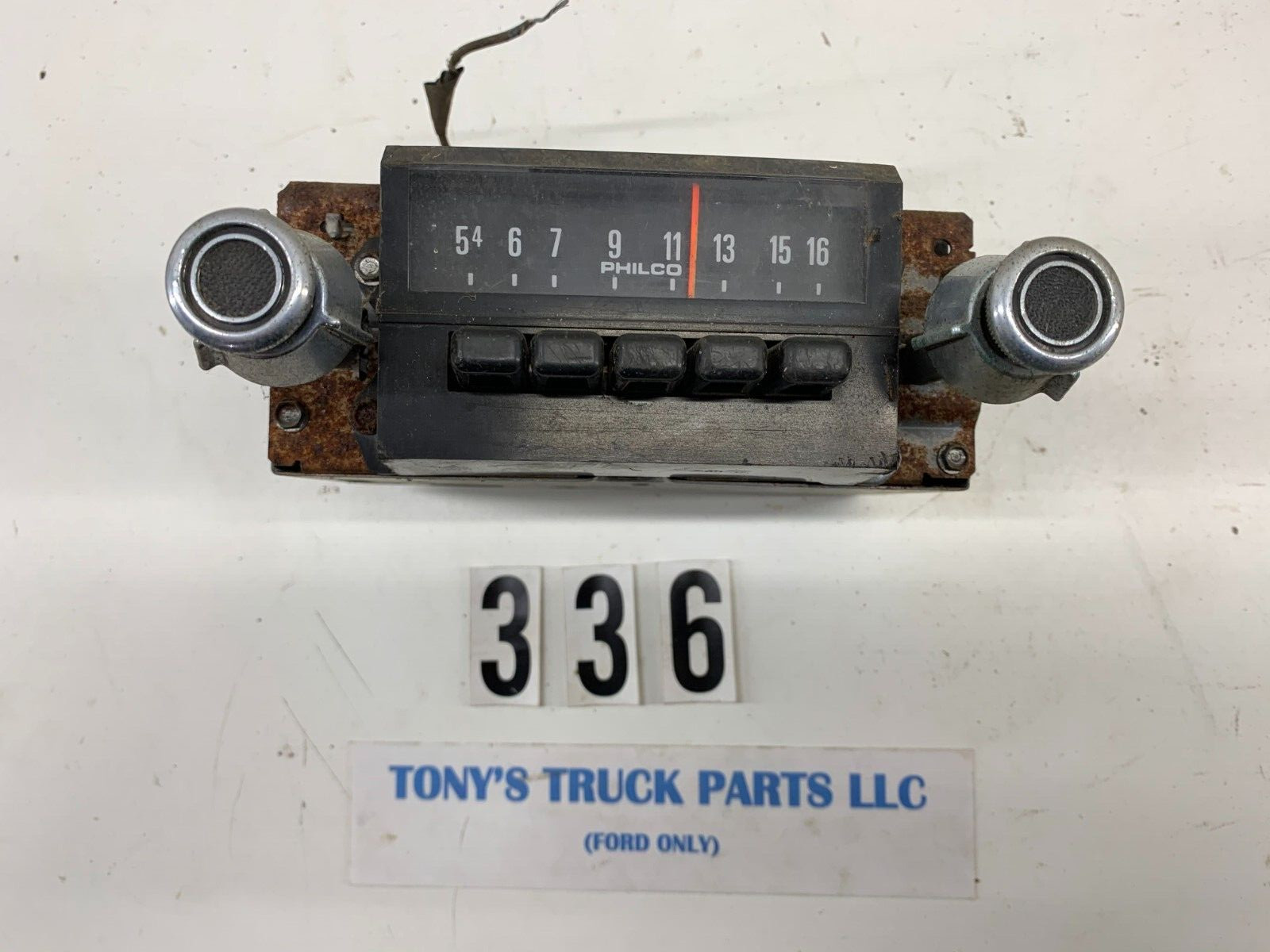 1973-1979 Ford Truck Vintage AM Philco Radio 1973-1979 Ford Truck Vintage AM Philco Radio