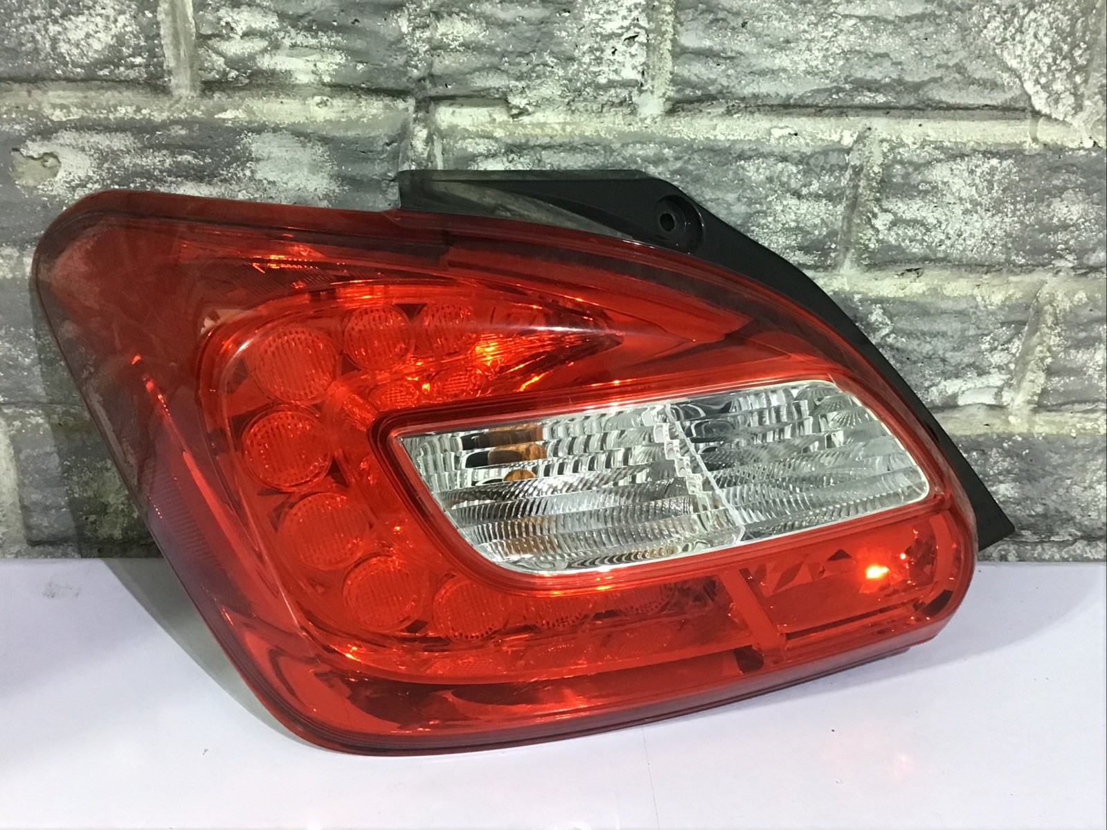 2017-2020 Mitsubishi Mirage LED Tail Light Left (driver Side) OEM, COMPLETE 2017-2020 Mitsubishi Mirage LED Tail Light Left (driver Side) OEM, COMPLETE