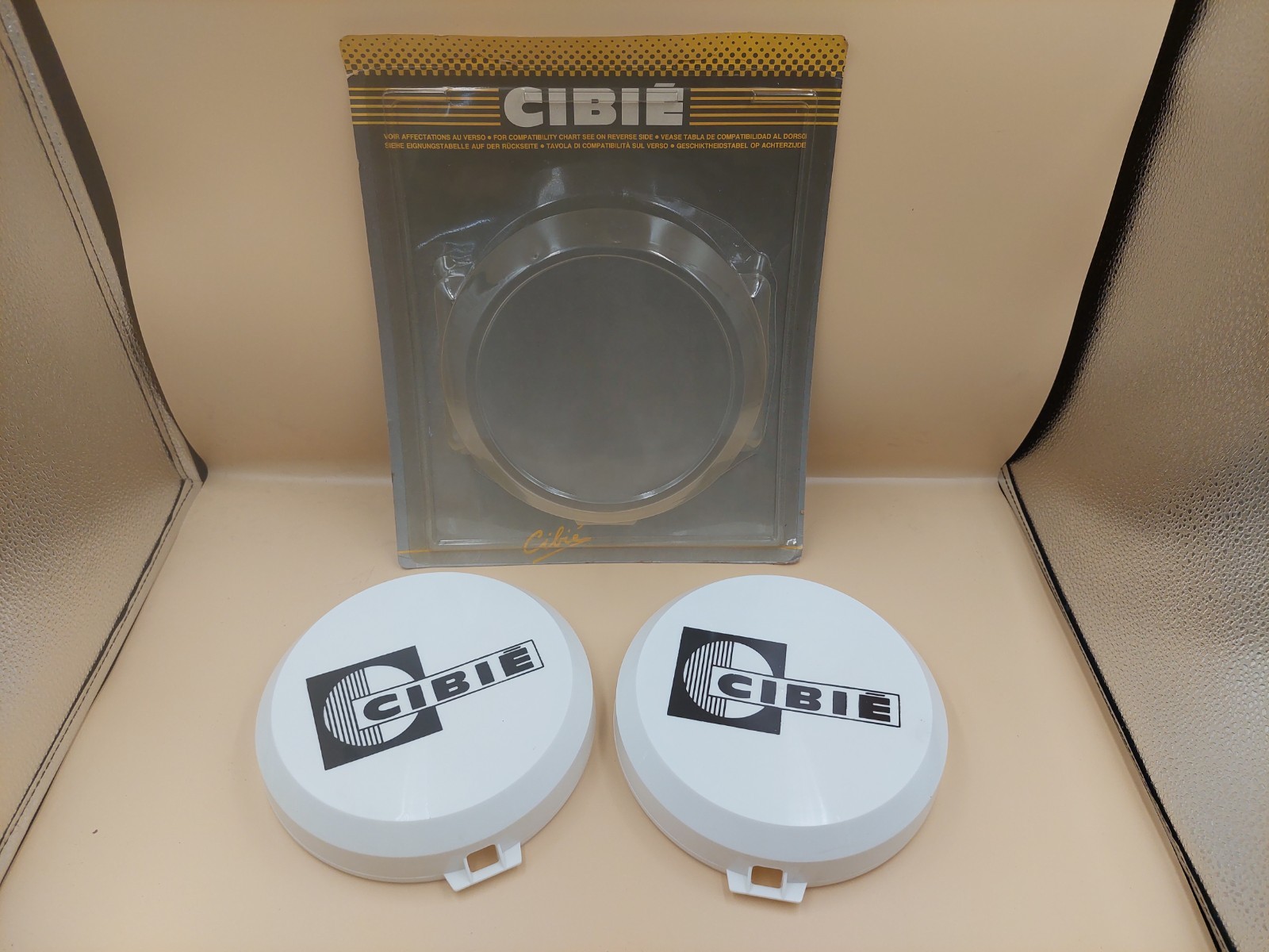 CIBIE OSCAR FOG LAMP LIGHT WHITE COVER CODE 067526 GENUINE 1 Pair NOS CIBIE OSCAR FOG LAMP LIGHT WHITE COVER CODE 067526 GENUINE 1 Pair NOS