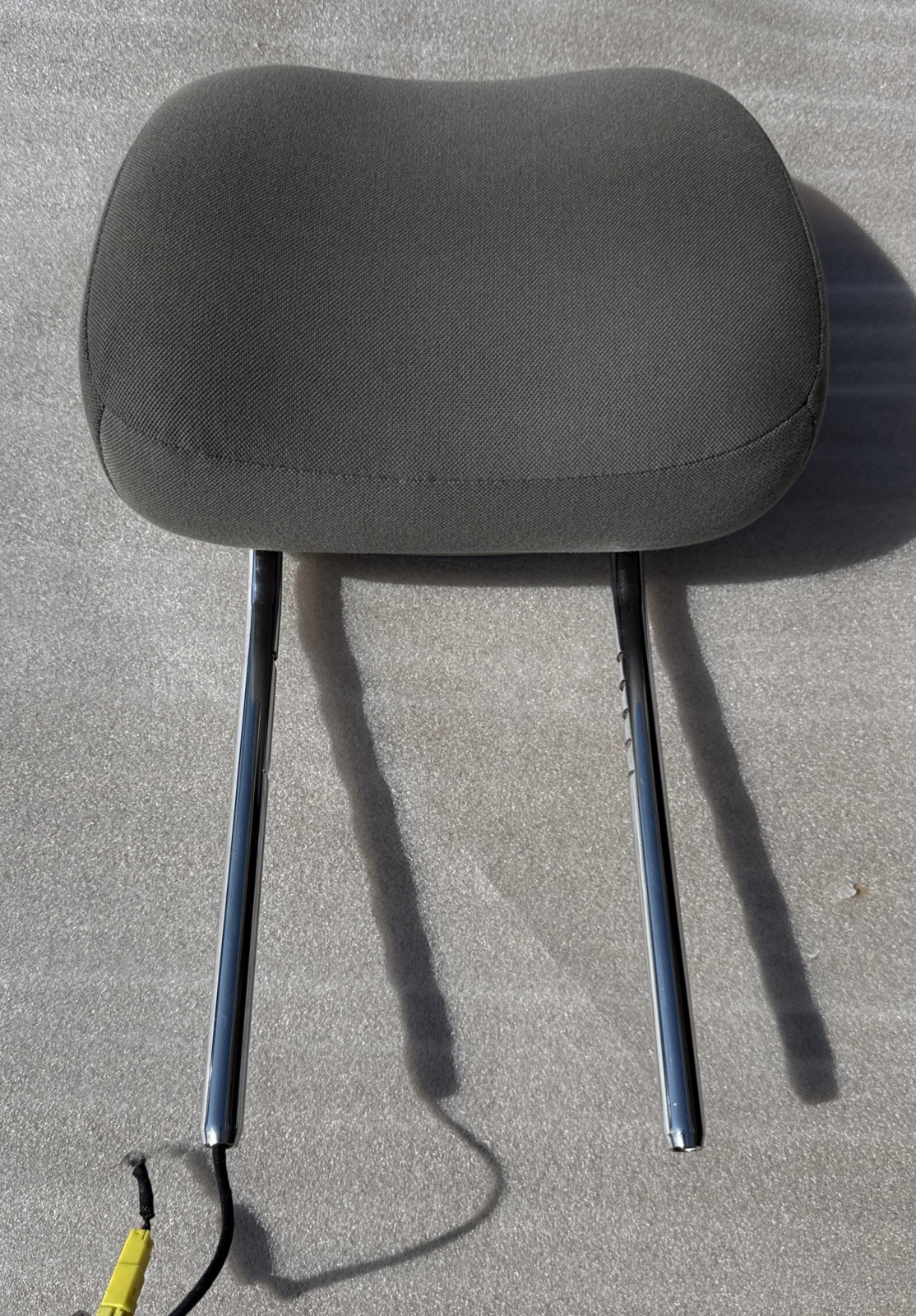 2011-20 DODGE DURANGO JEEP GRAND CHEROKEE ACTIVE FRONT SEAT HEADREST CLOTH GRAY