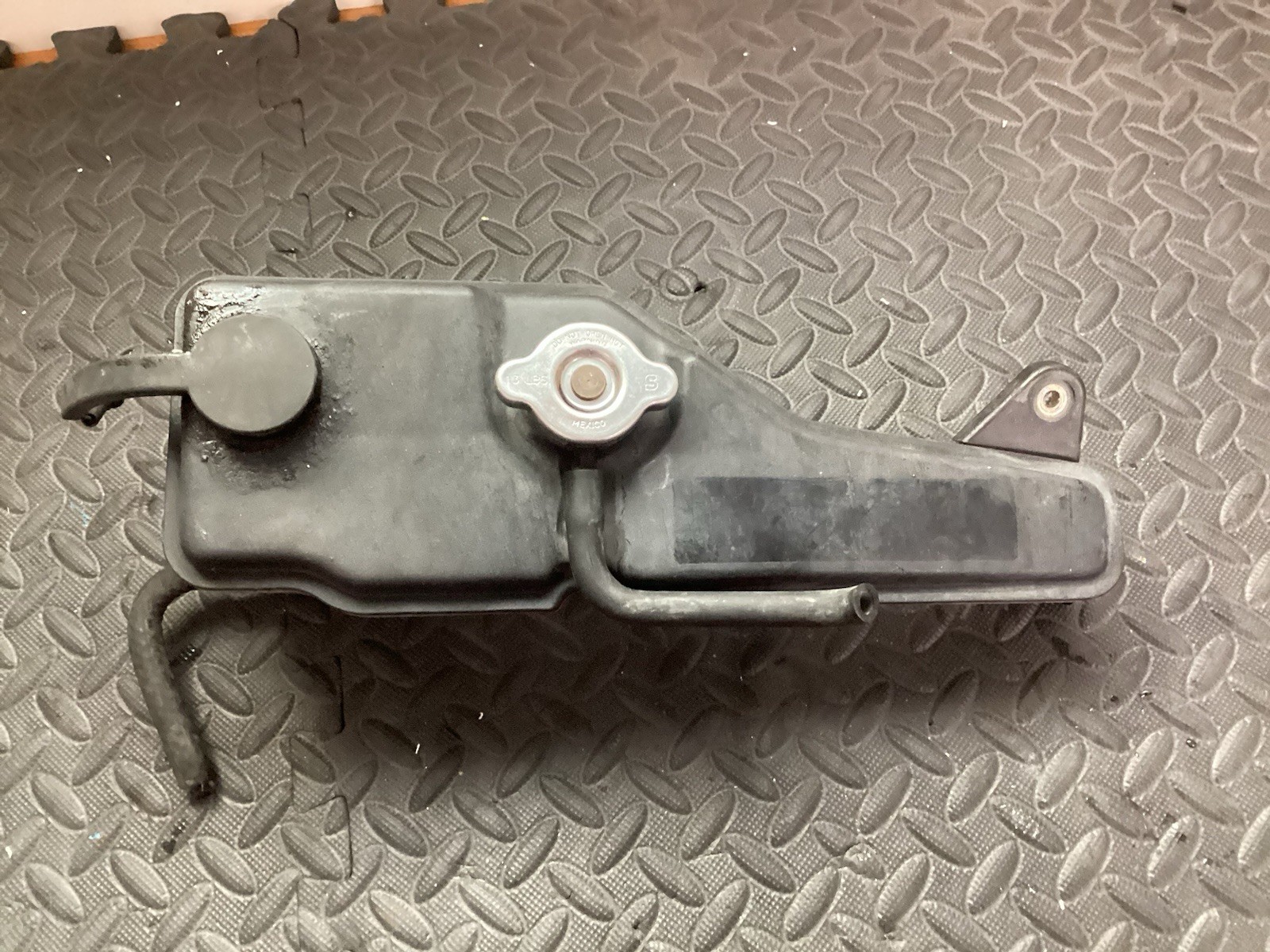 OEM 1990 - 1994 Lexus LS400 Coolant Reservoir Overflow Bottle 16482-50010 OEM 1990 - 1994 Lexus LS400 Coolant Reservoir Overflow Bottle 16482-50010