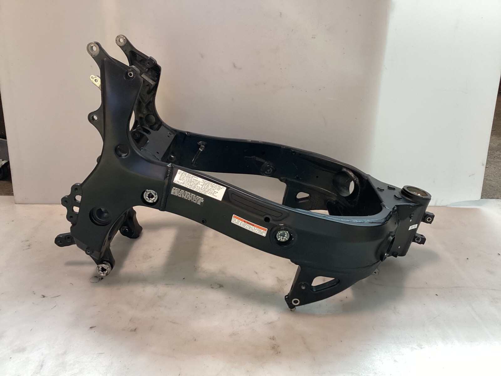 2006 99-07 Suzuki Hayabusa GSXR 1300 Main Frame Body Chassis Straight CLEAN