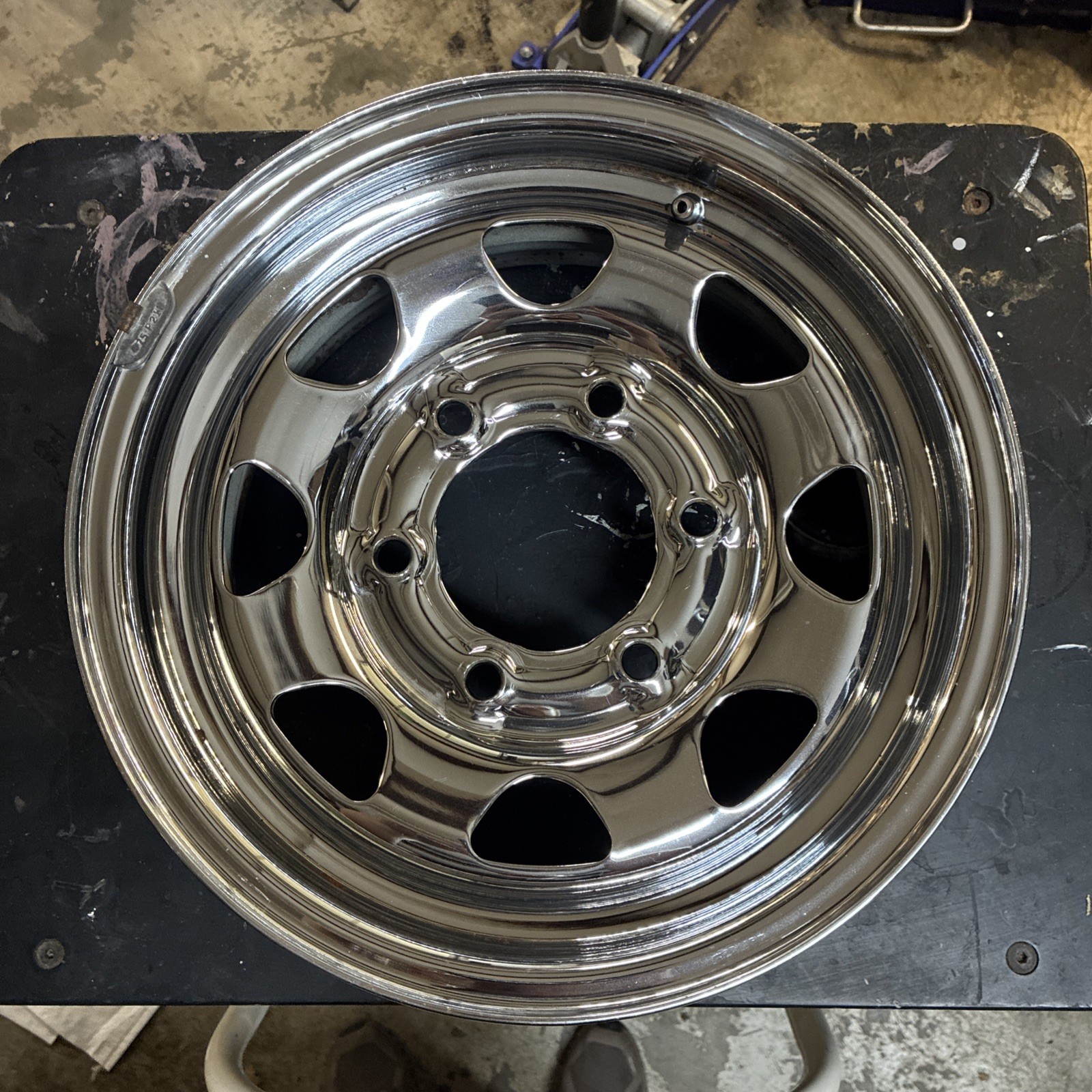 89-97 Nissan Pickup 14x6” Preowned OEM Chrome Wheel (62269)