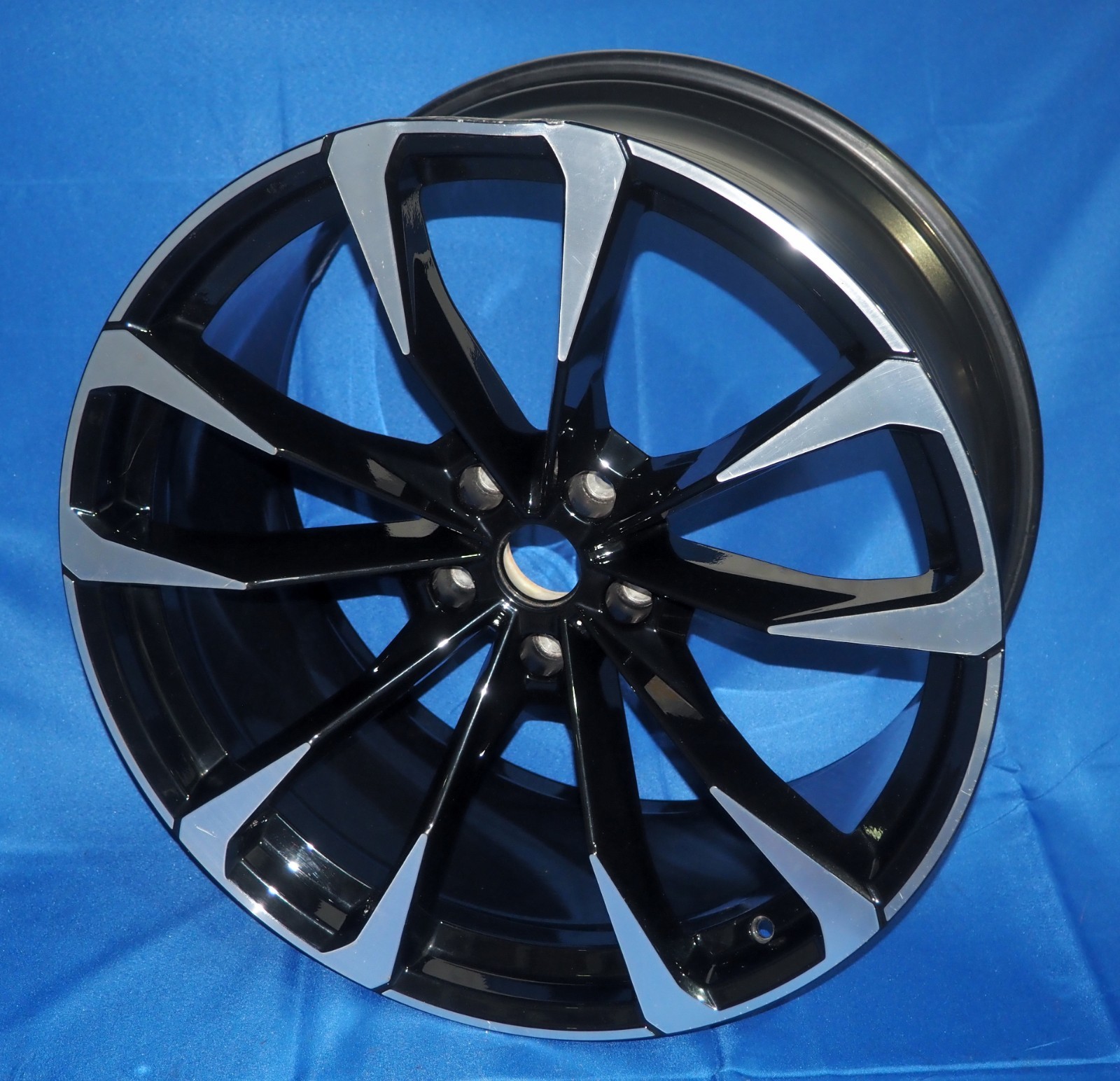 *DENT* 2019-2024 Lamborghini Urus 23