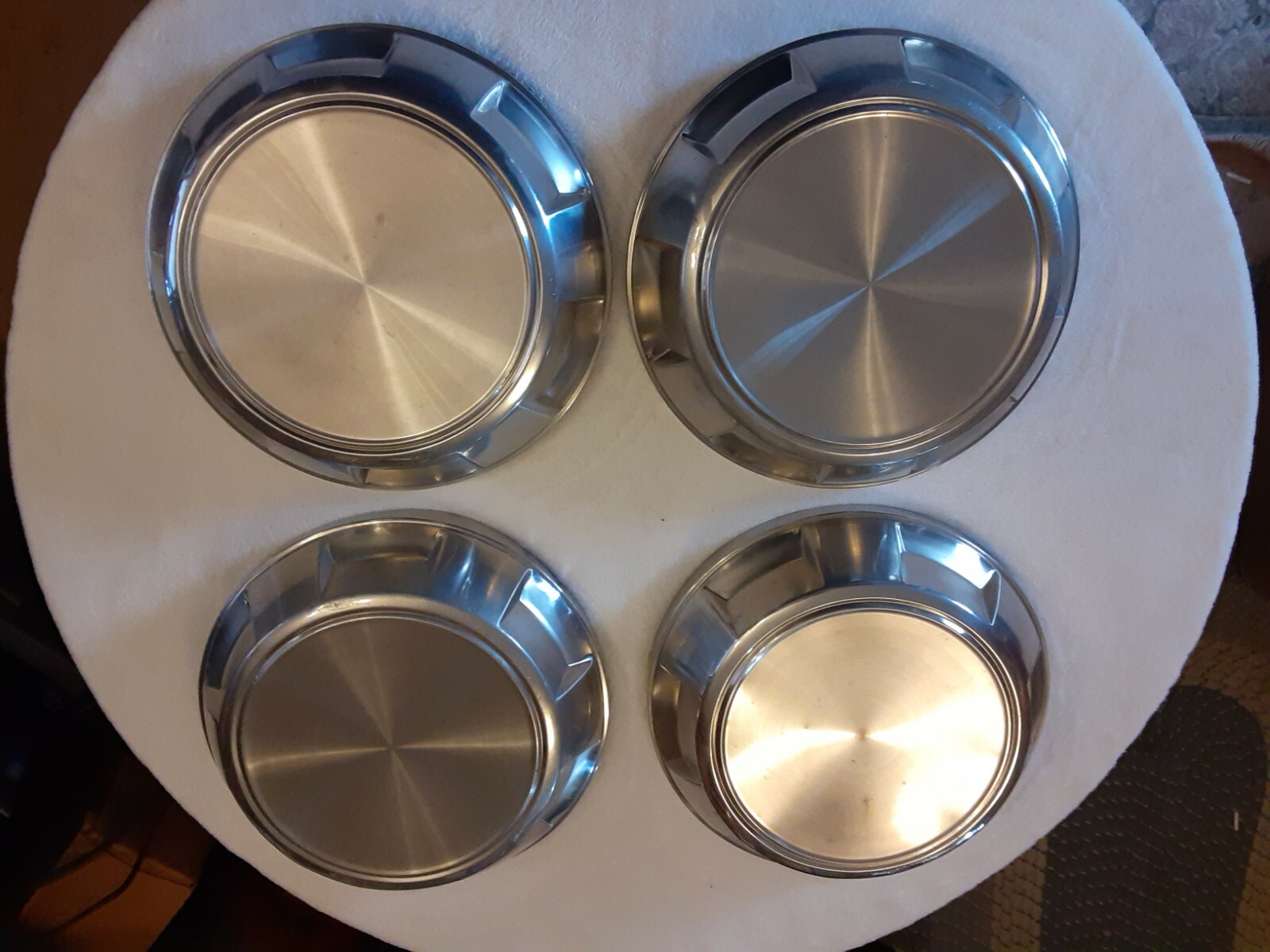 ** ( 4 ) Vintage Truck Hubcaps?? ** ( 4 ) Vintage Truck Hubcaps??