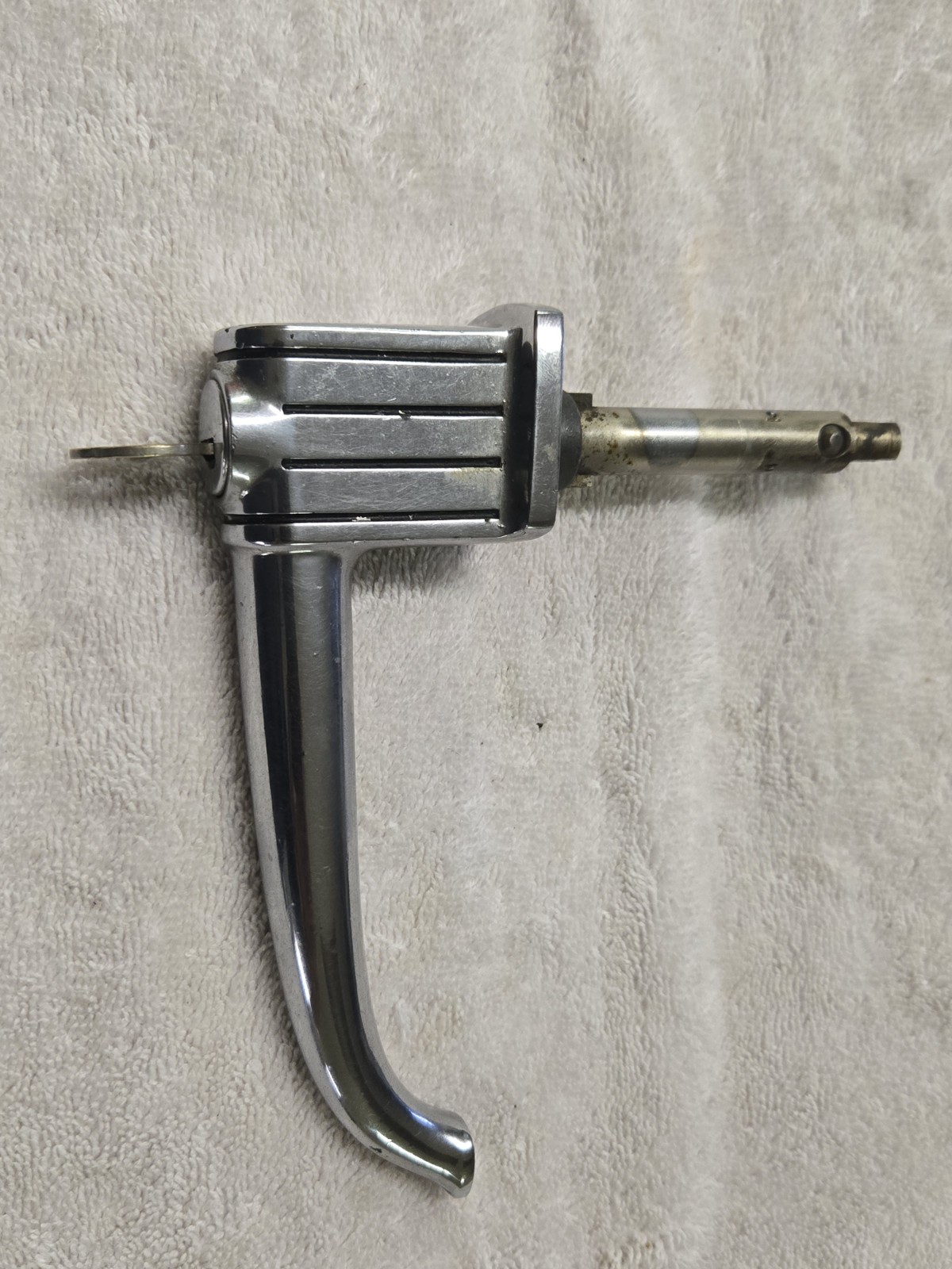1937 1938 BUICK LOCKING DOOR HANDLE 1938 BUICK GM LOCKING DOOR HANDLE AND KEY 37