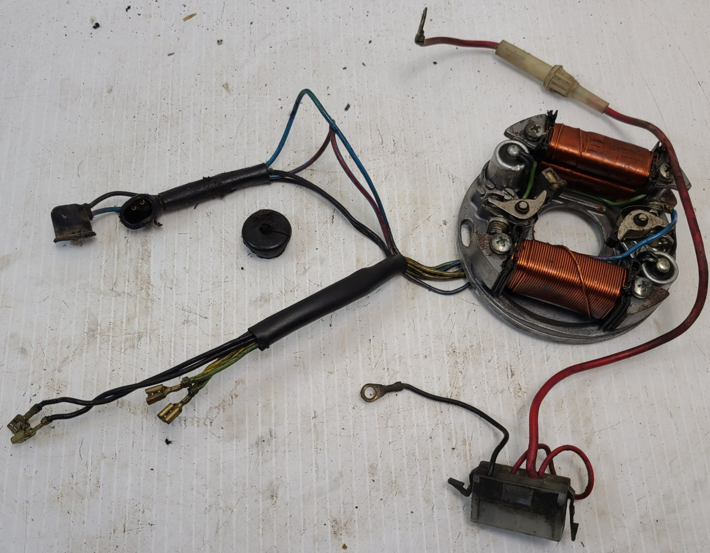 1980 Ski-Doo Snowmobile Everest Blizzard Points Ignition Stator Bosch 1217032247