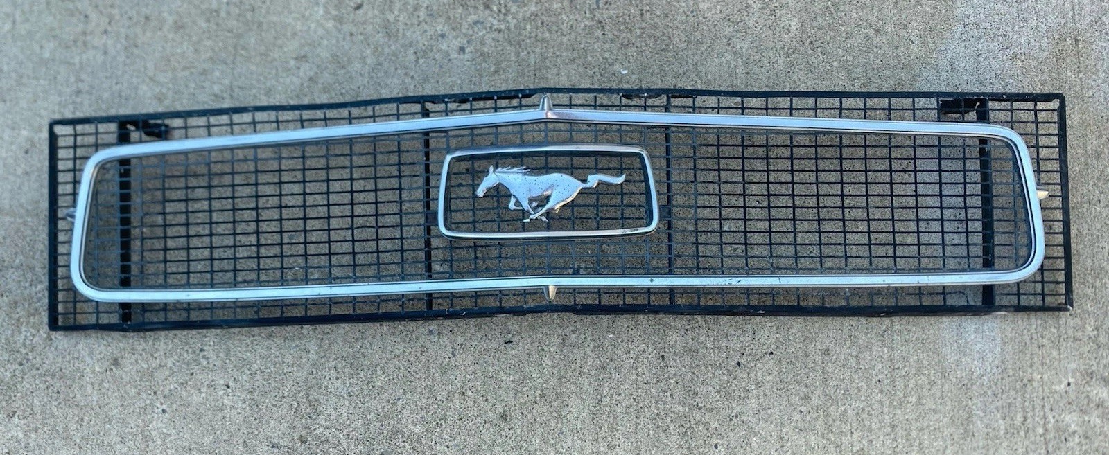 Vintage 1967 1968 Ford Mustang Grill Metal Retro Antique Automobilia 67-68