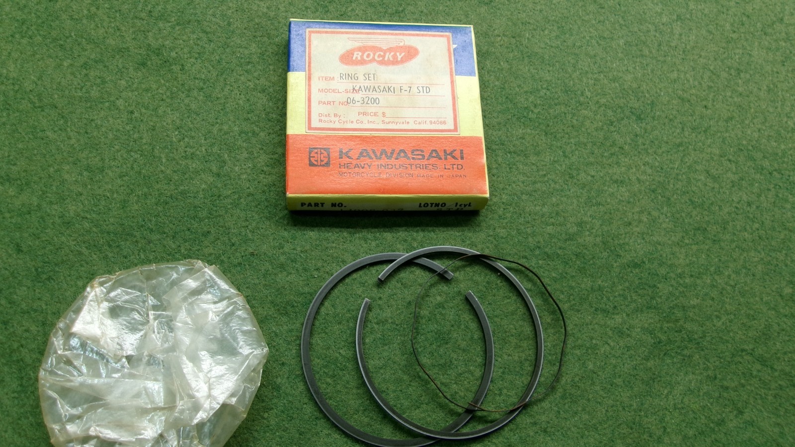 KAWASAKI F7 175 PISTON RINGS SET STANDARD NOS OEM 13008-027 KAWASAKI F7 175 PISTON RINGS SET STANDARD NOS OEM 13008-027