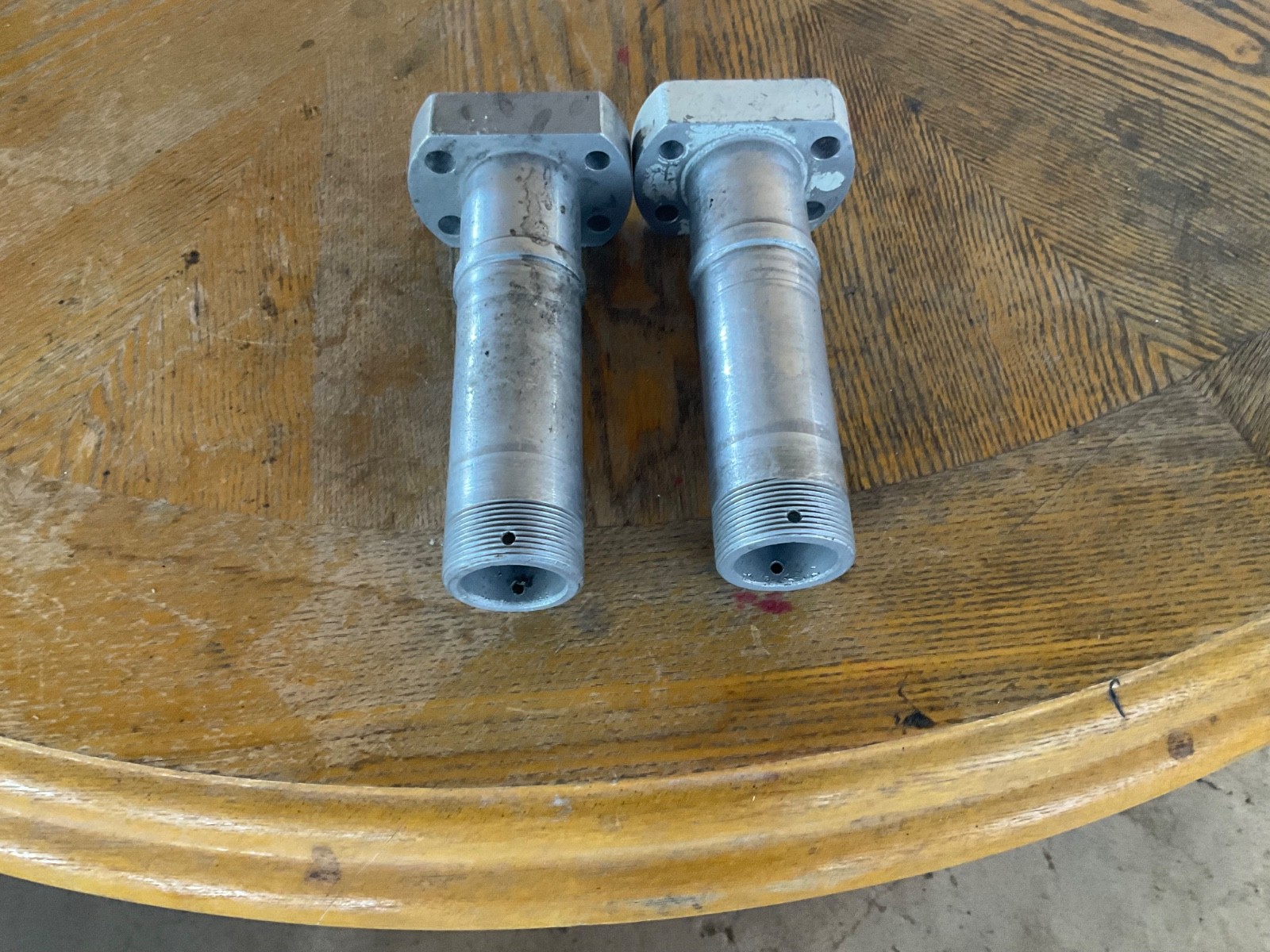 Aircraft Aluminum Hollow Axle for Cessna 150,172,182 and some 210 selling as set