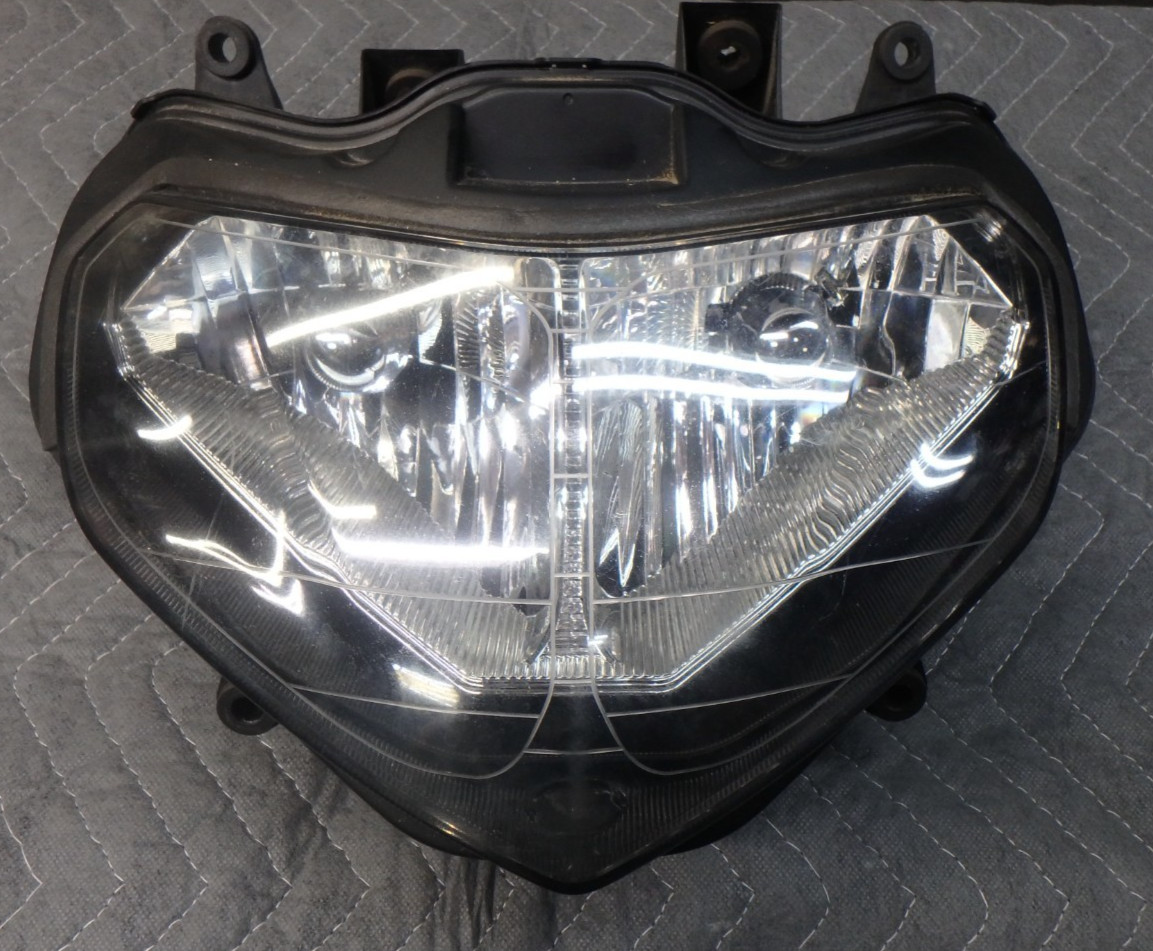 SUZUKI GSXR 600 + 750 00-01 OEM SUZUKI HEADLIGHT - H7 BULBS  - 9/26