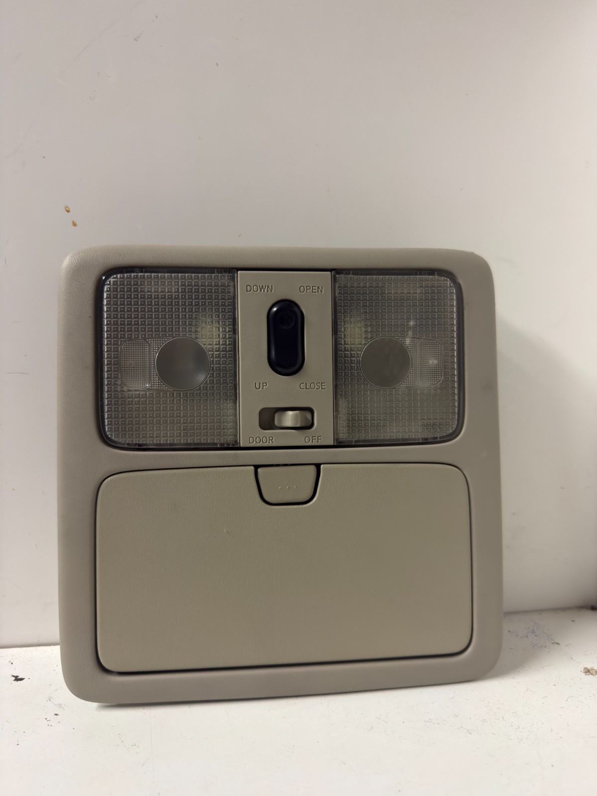 2003-2006 INFINITI OVERHEAD STORAGE DOME LIGHT SUNROOF SWITCH 945I