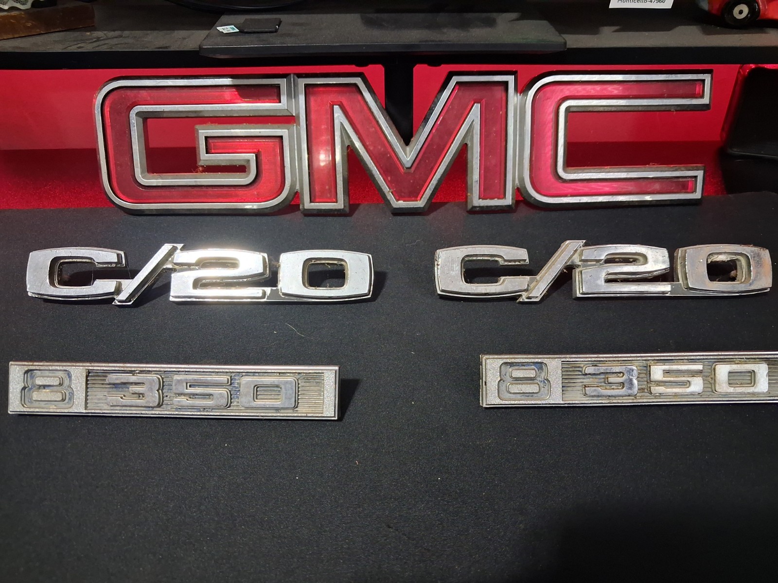 VINTAGE GMC 350 70S/80S C20 BADGES VINTAGE GMC 350 70S/80S C20 BADGES