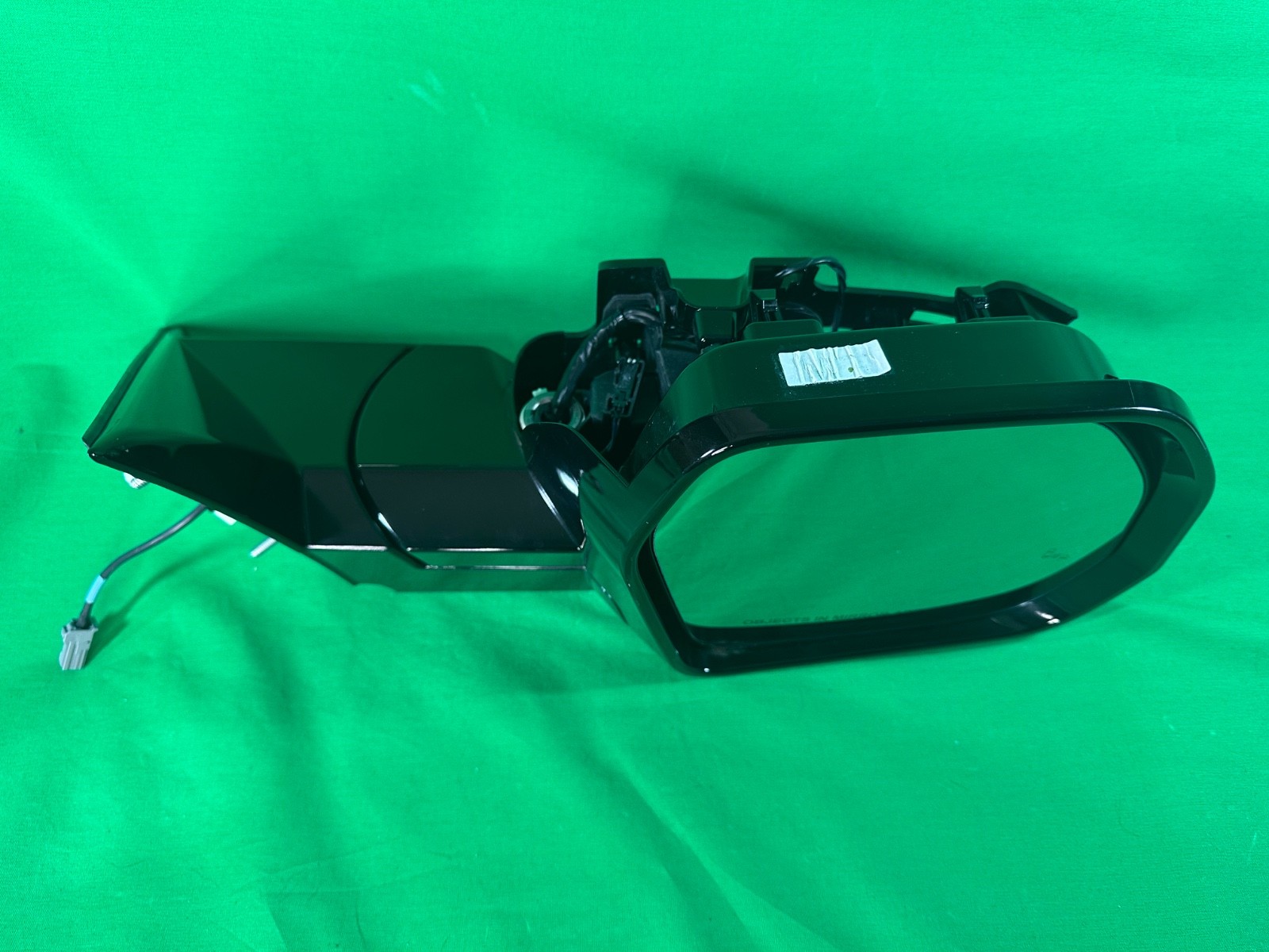 2022-2026 Tundra 2023-2026 Sequoia Mirror RIGHT PASSENGER W/cam OEM 87910-0C692 2022-2026 Tundra 2023-2026 Sequoia Mirror RIGHT PASSENGER W/cam OEM 87910-0C692