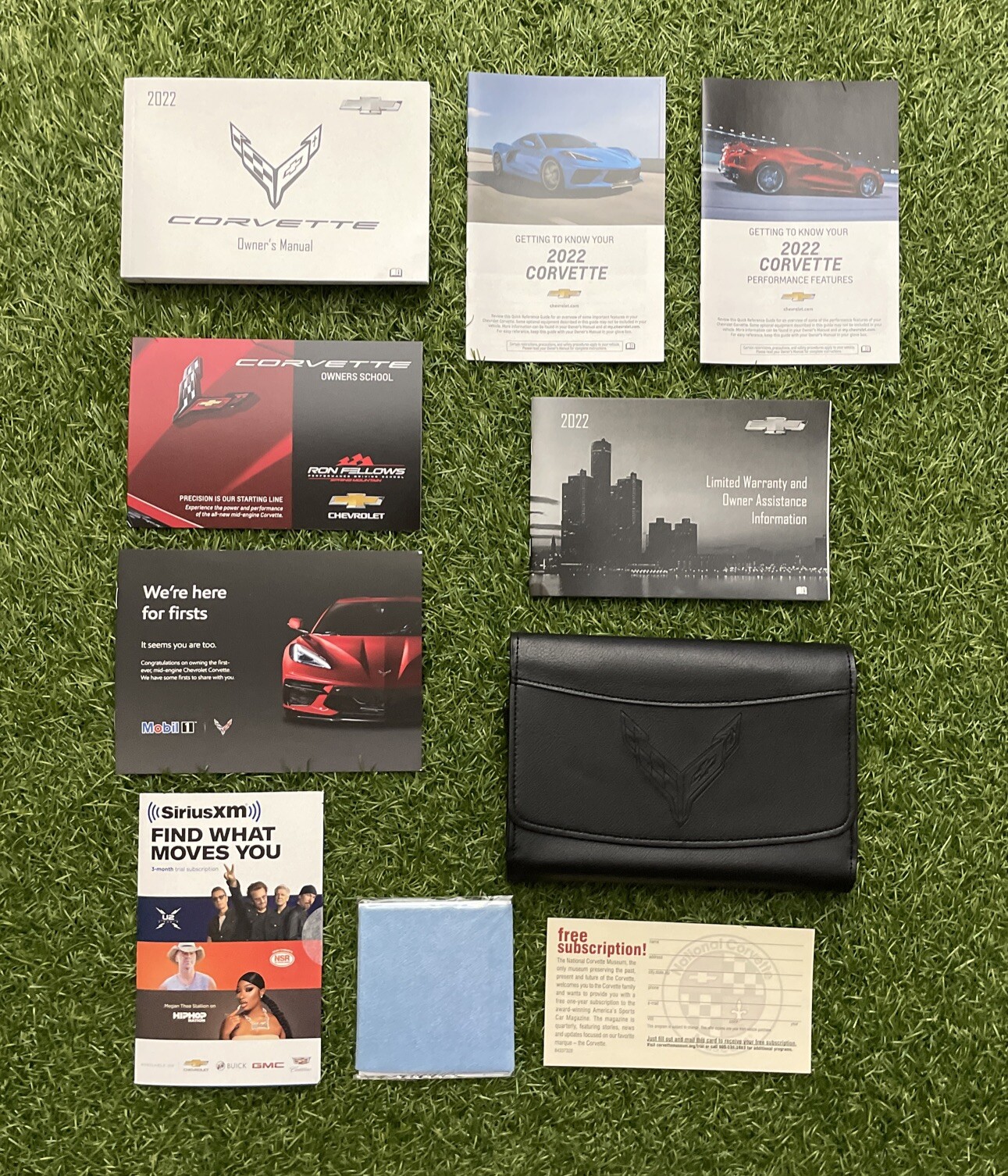 2022 Chevrolet Corvette Owners Manual Coupe Convertible Stingray Z51 Special Ed 2022 Chevrolet Corvette Owners Manual Coupe Convertible Stingray Z51 Special Ed
